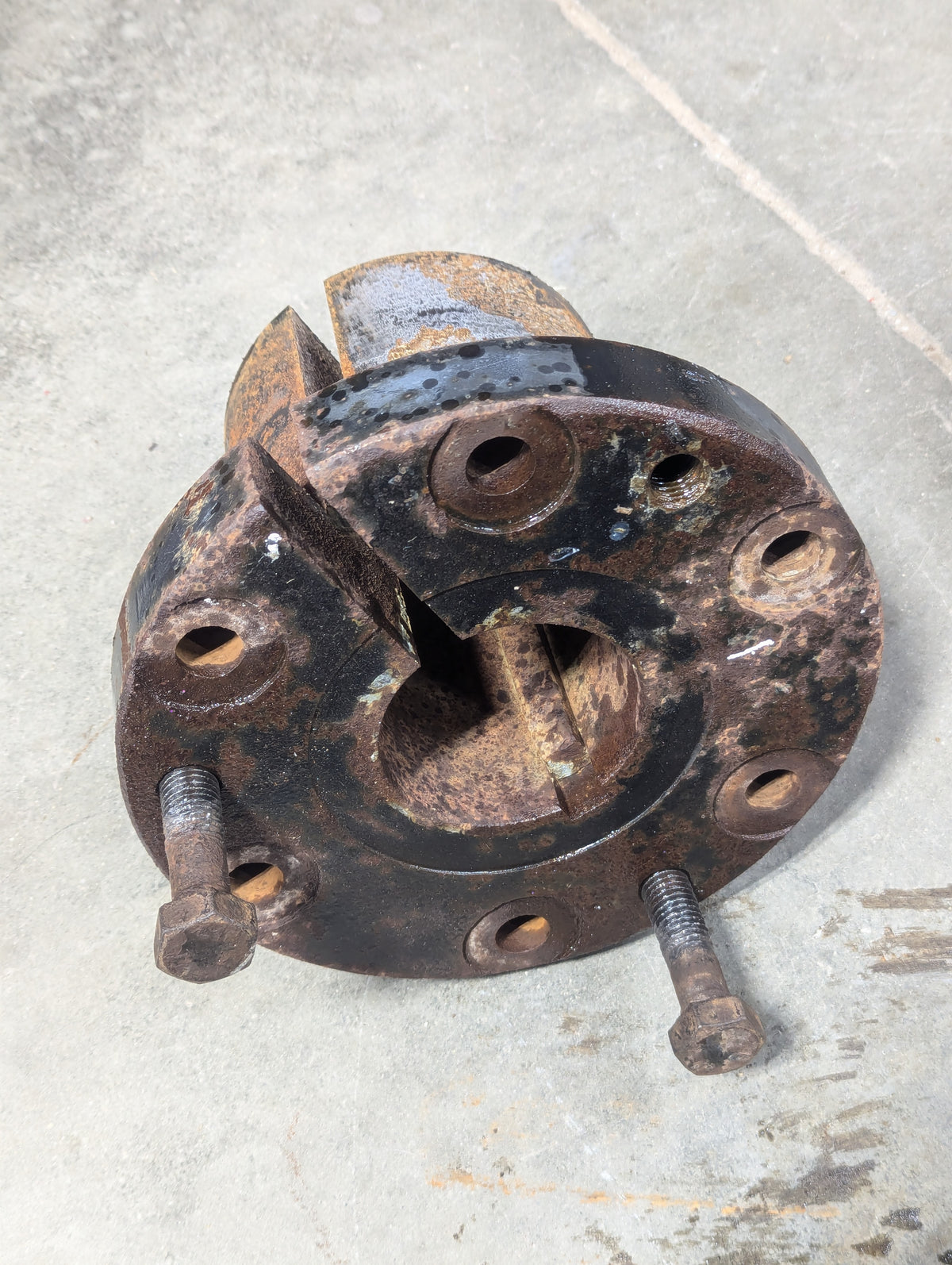 Rear Wheel Hub IH International 1334322C1 USED