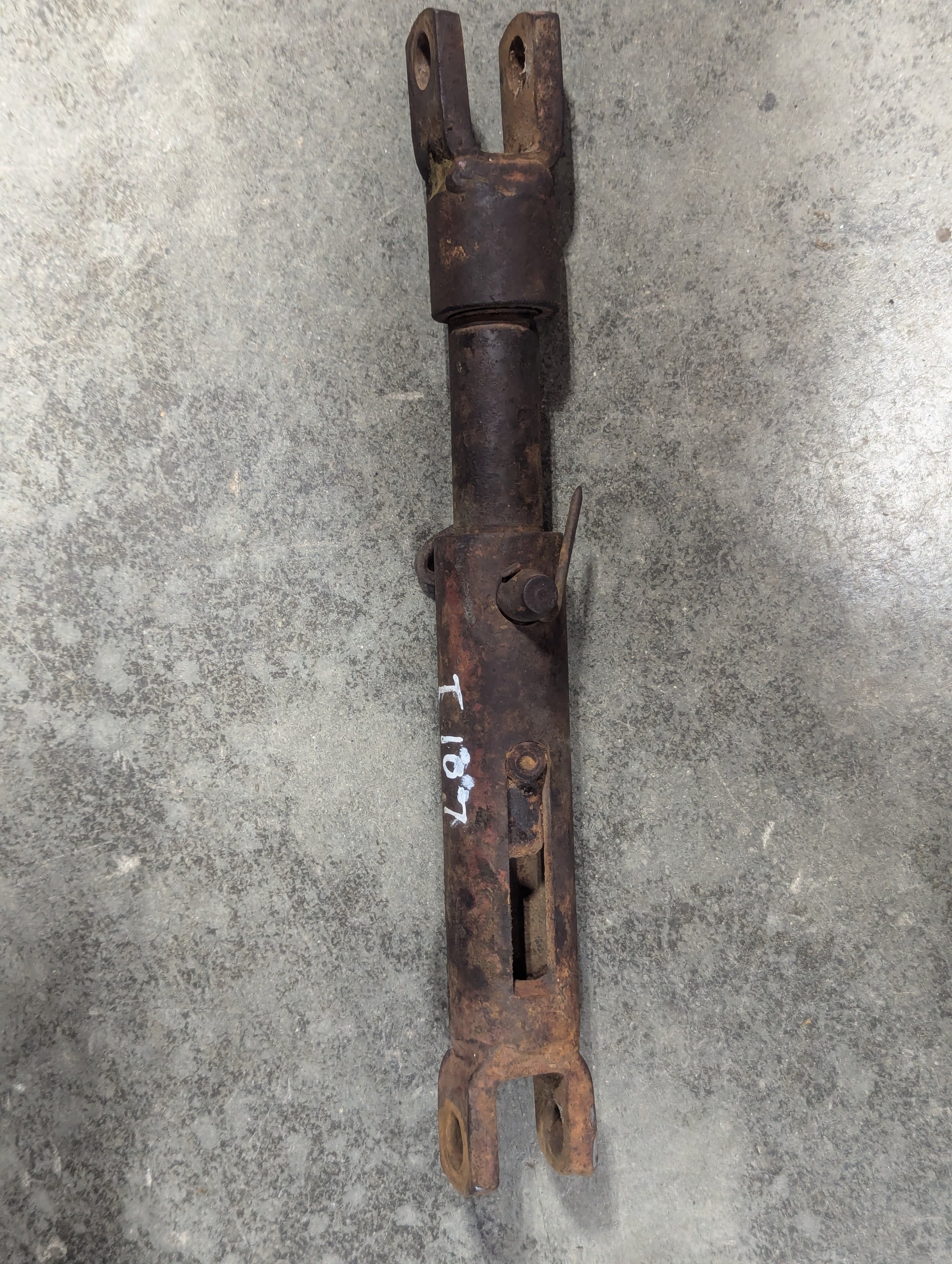 IH 826 Tractor Parts - Hines Red Tractor Parts