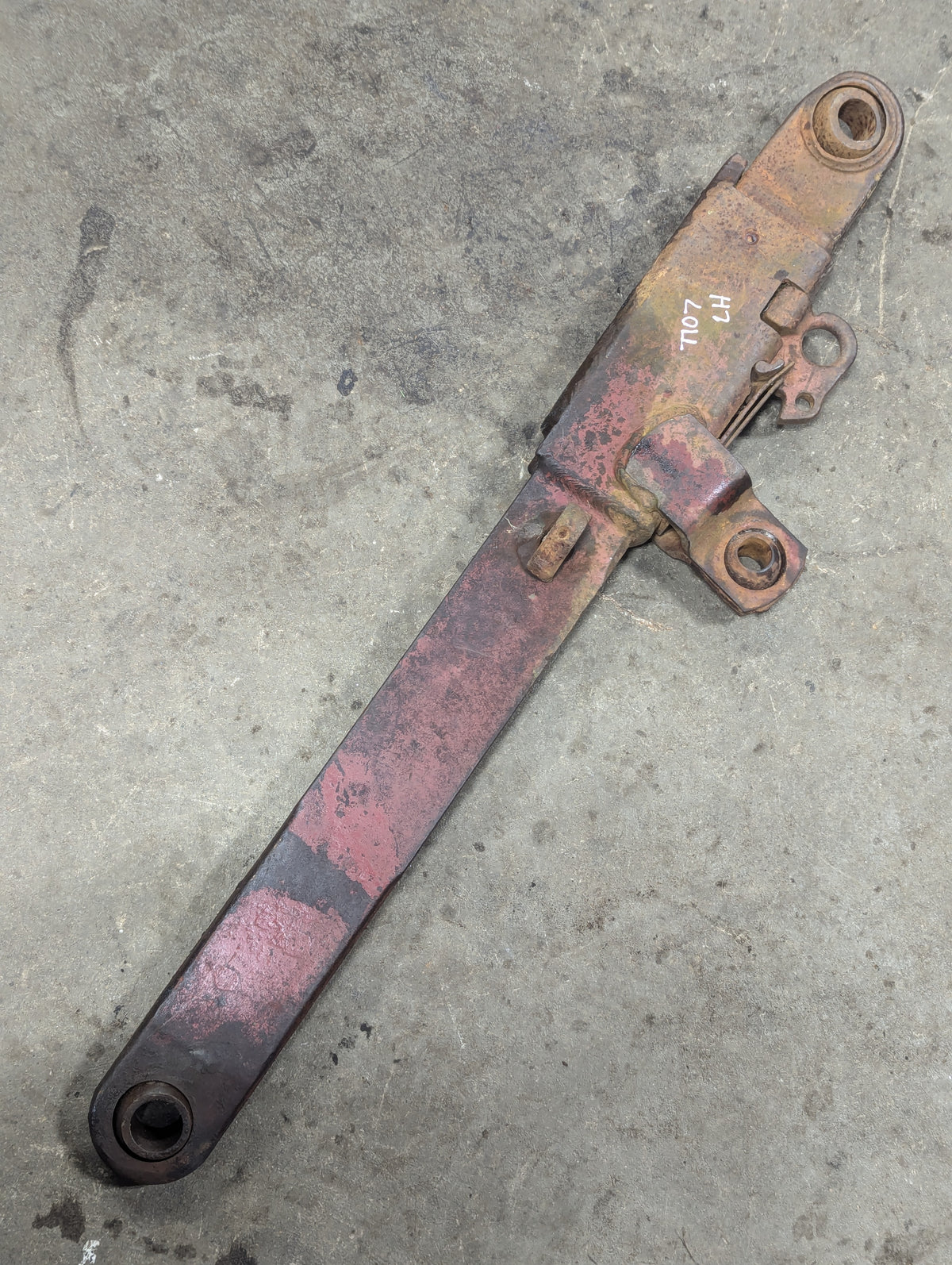 Cat 2 Left Lower Link Hitch Arm IH International 382180R91 382189R11 USED