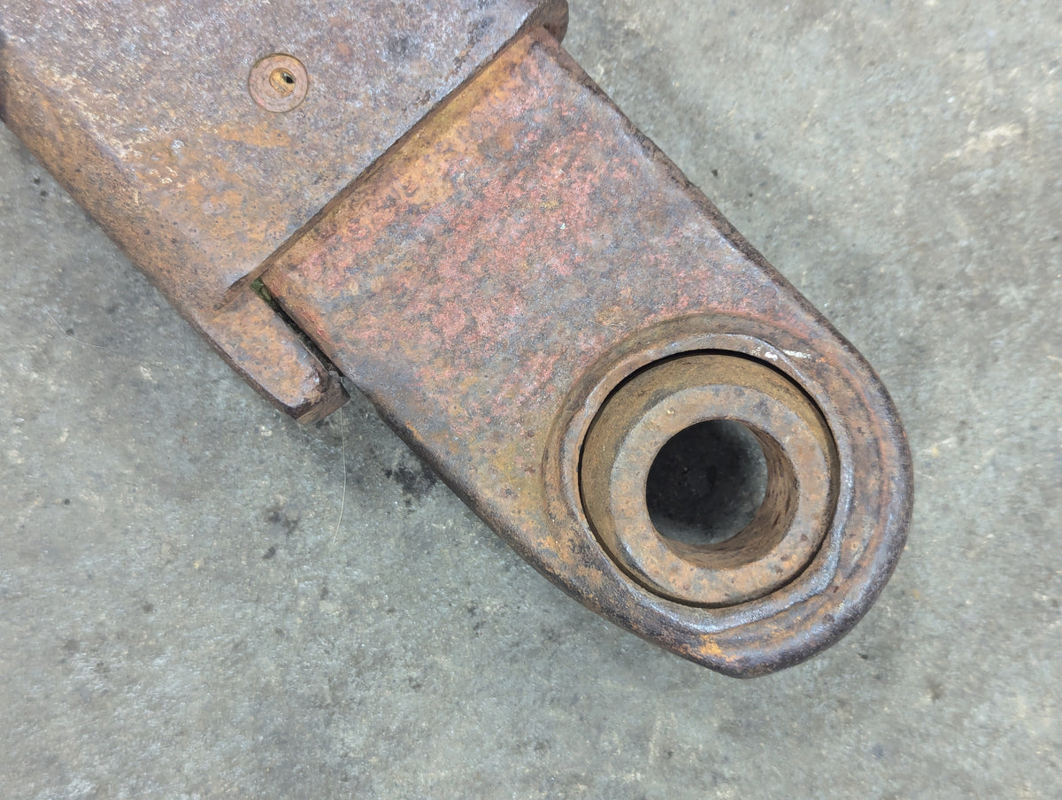 Cat 2 Right Lower Link Hitch Arm IH International 382181R91 382188R11 USED