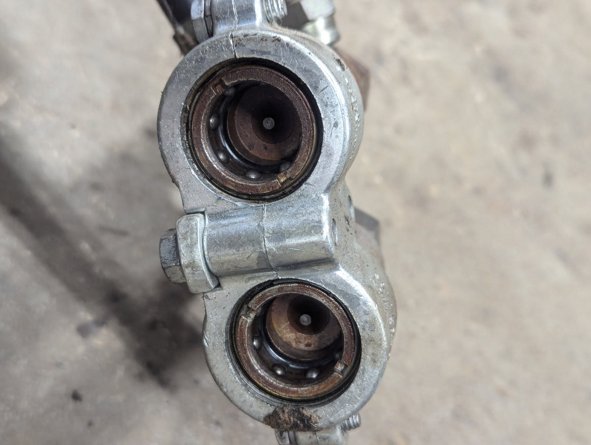 Breakaway Coupler Assembly IH International 395150R91 371114R1 371115R1 USED