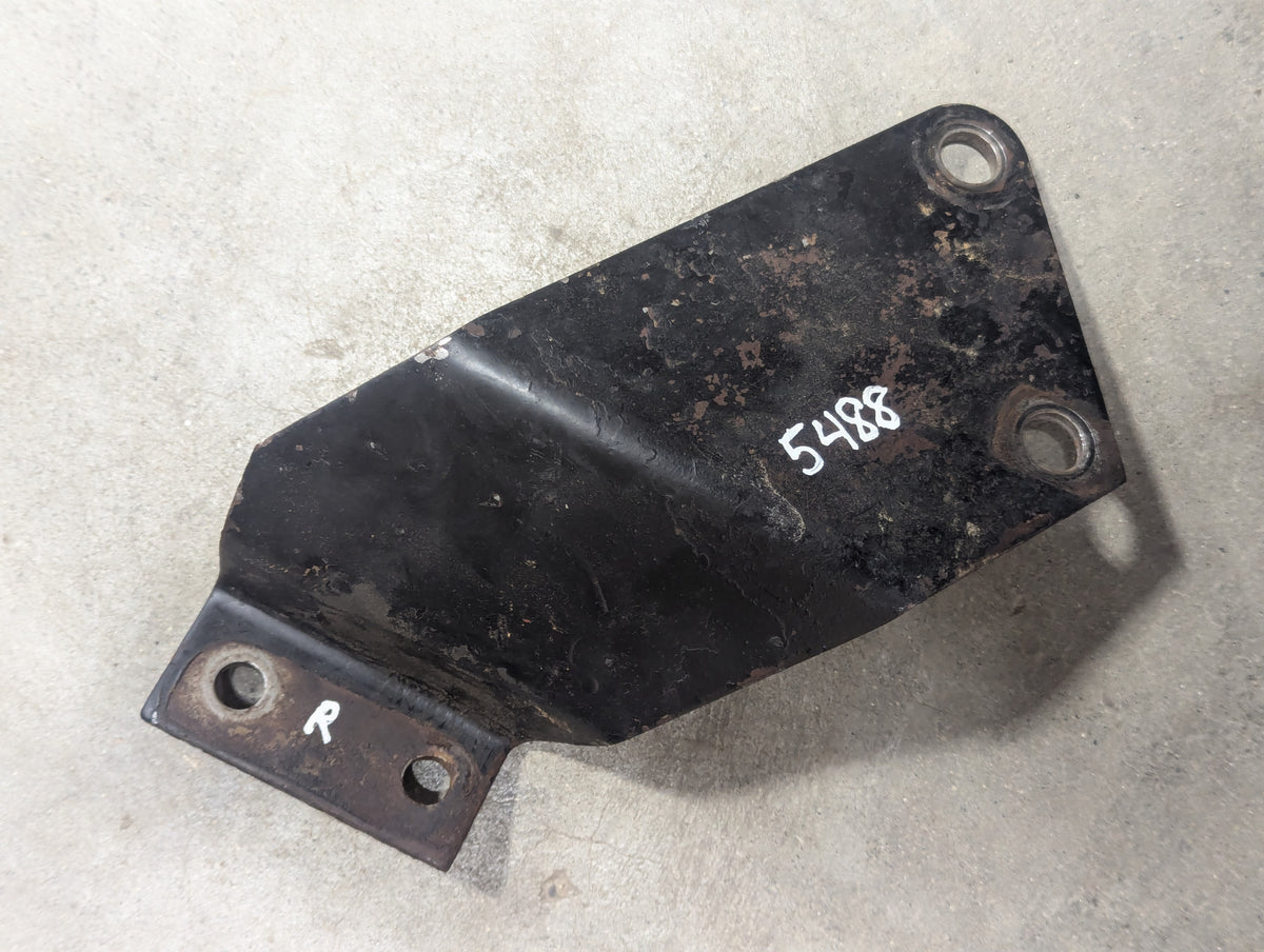 Right Coupler Bracket IH International 144086C1 USED