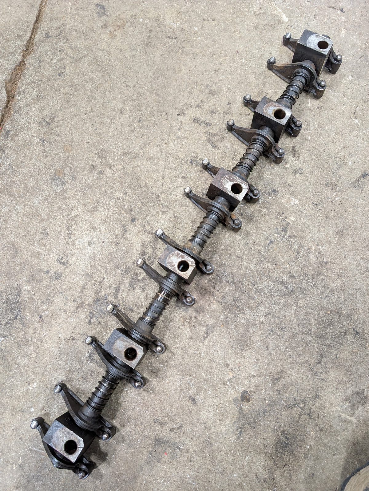 Rocker Arm Assembly IH International 682260C91 675547C2 675660C92 USED