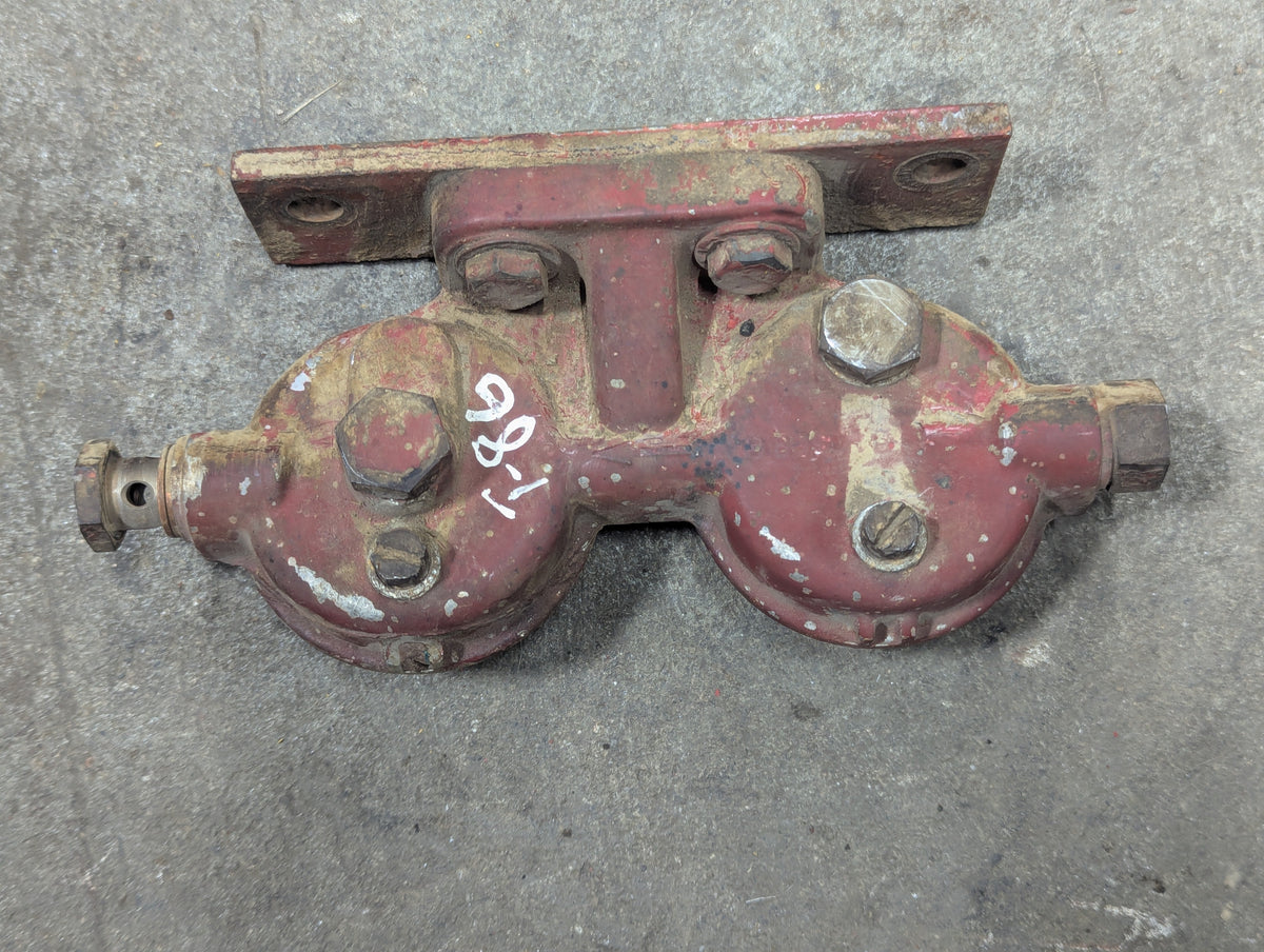 Spin On Fuel Filter Head IH International 3132491R1 USED