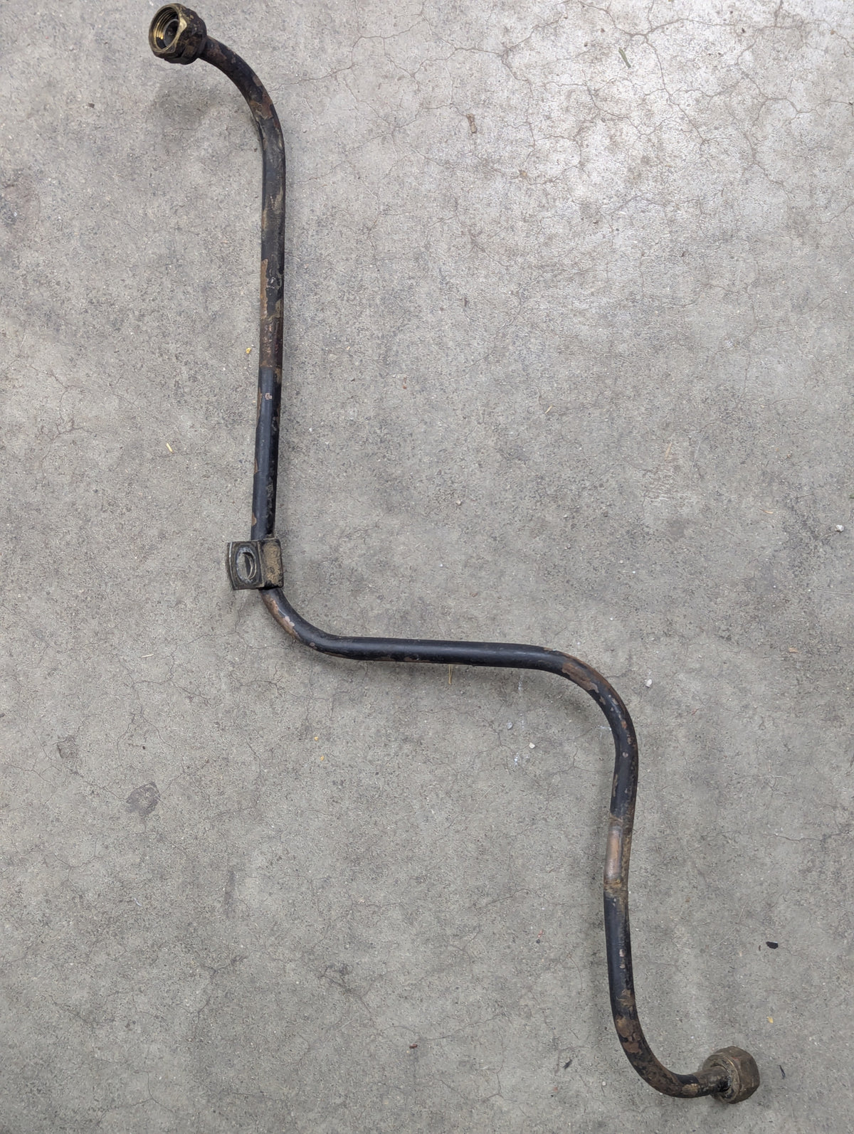 Primary Filter to Pump Tube IH International 691885C91 USED