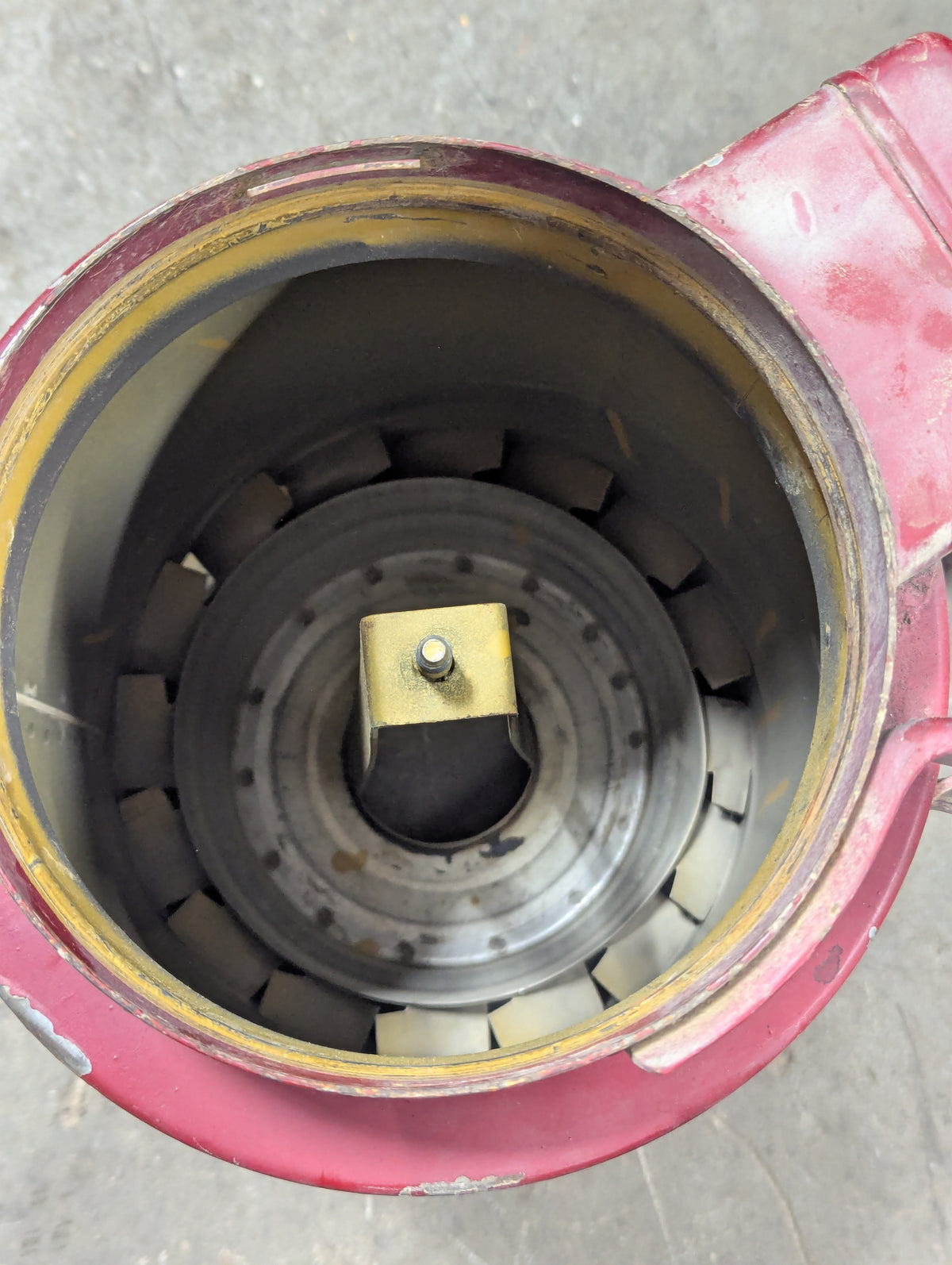 Air Cleaner Assembly IH International 381423R93 USED