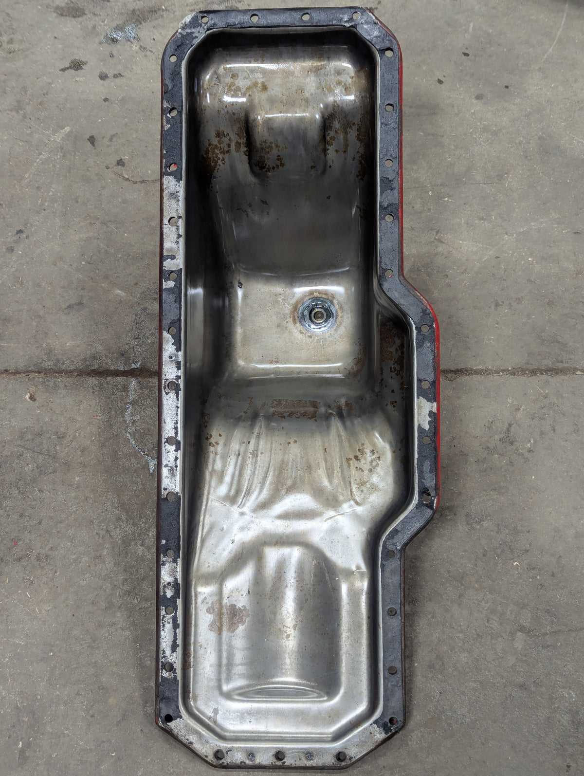 Engine Oil Pan IH International 332065R11 USED