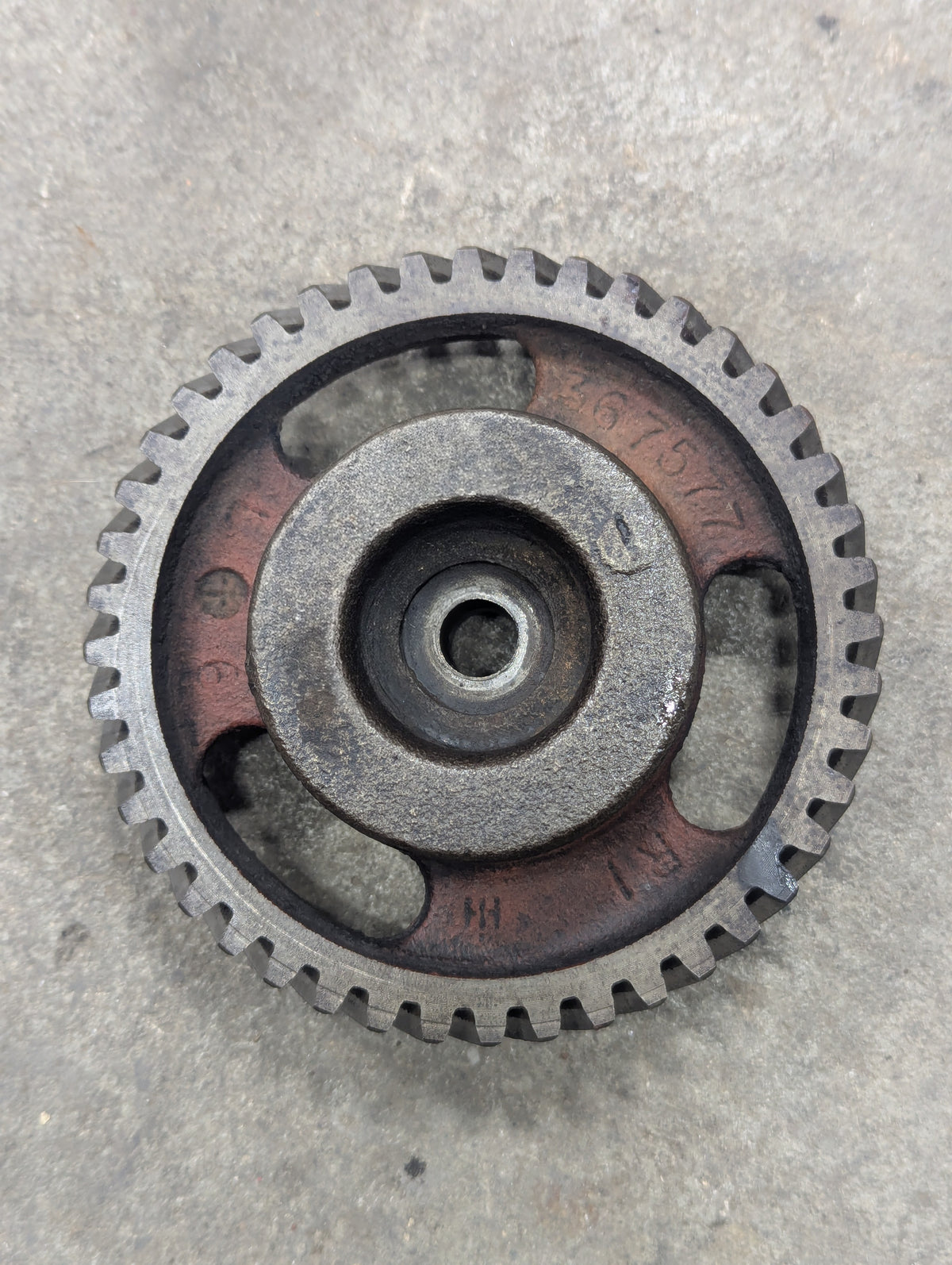 Idler Gear & Hub IH International 367577R1 530973R1 USED