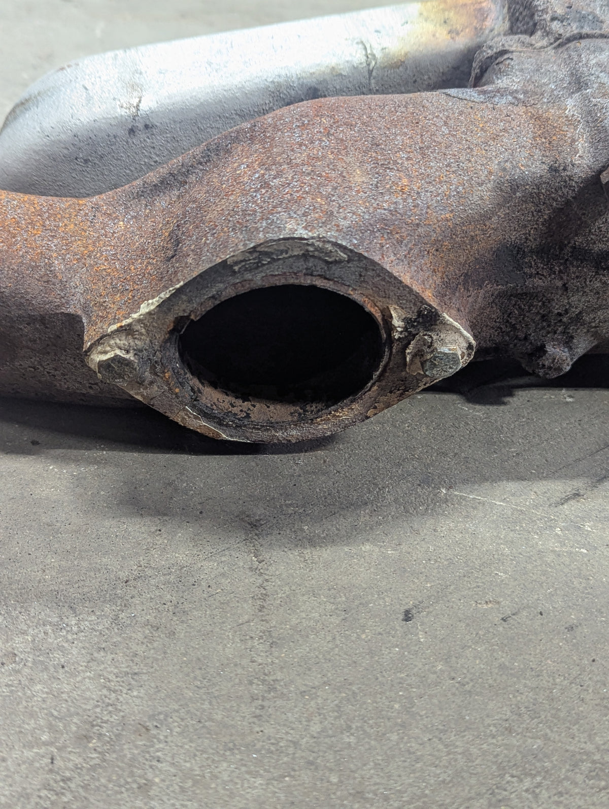 Intake & Exhaust Manifold Assembly IH International 384290R2 367261R11 USED