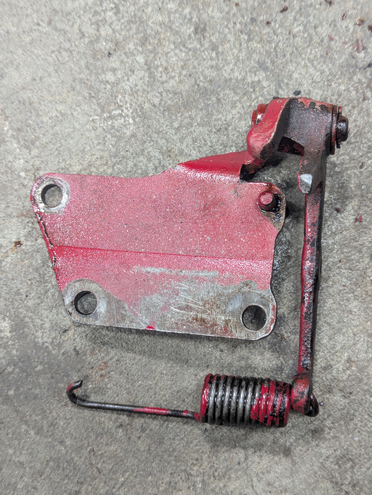 Governor Bracket & Lever IH International 378131R21 378133R1 USED