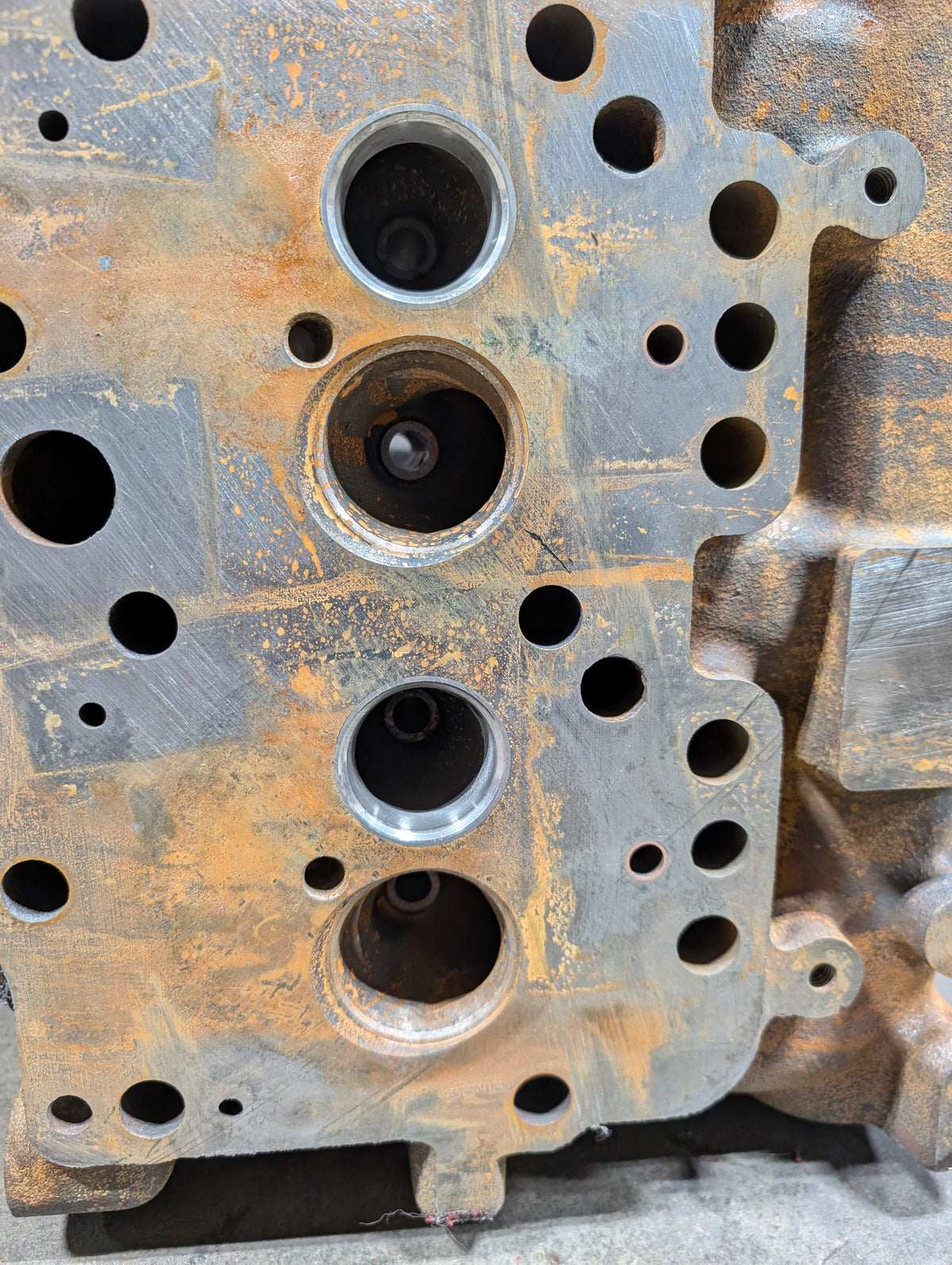 Cylinder Head IH International 345149R1 345149R2 345149R3 USED