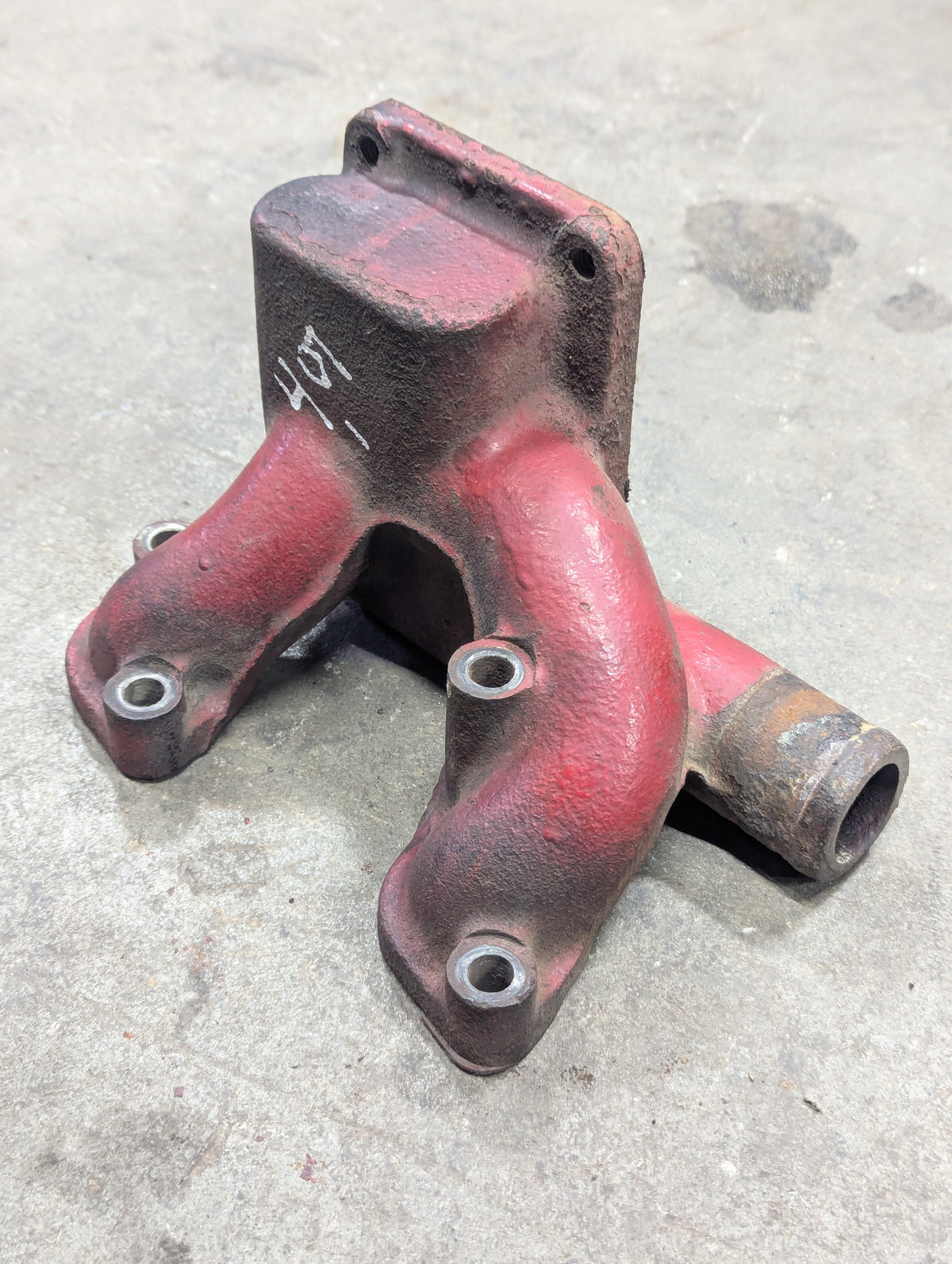 Thermostat Mounting Elbow IH International 601549C11 326817R1 USED