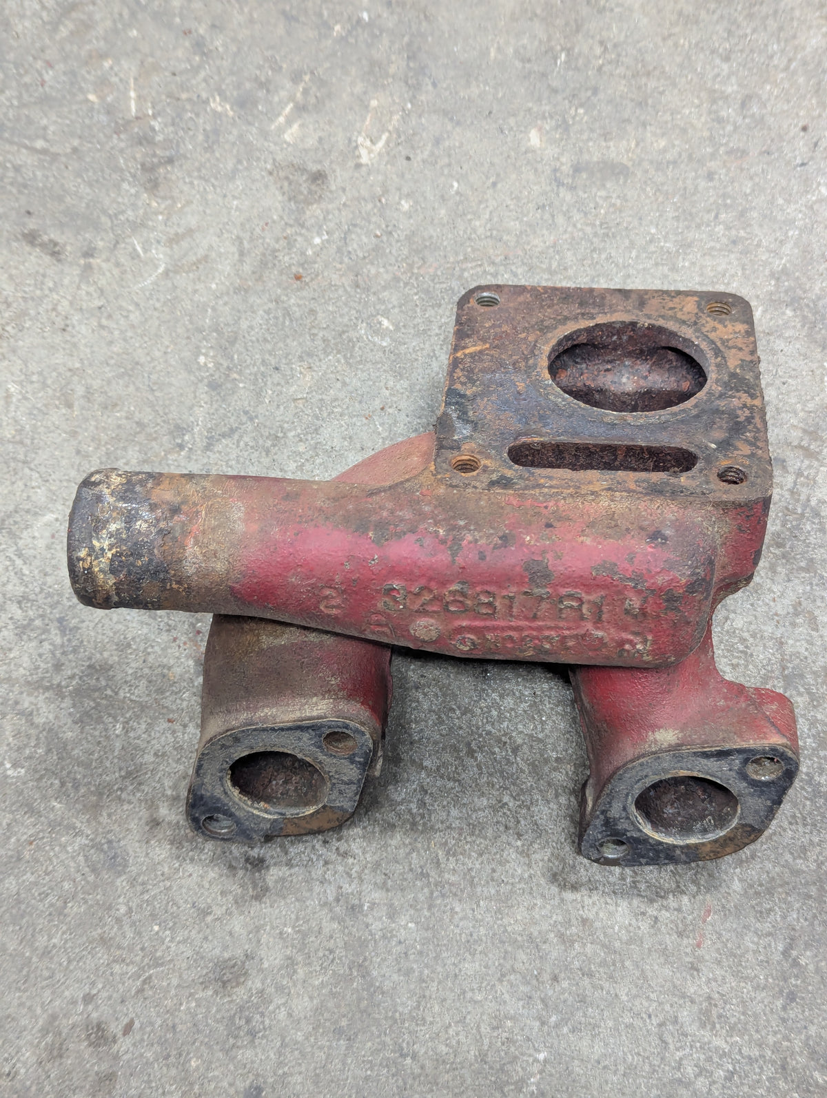 Thermostat Mounting Elbow IH International 601549C11 326817R1 USED