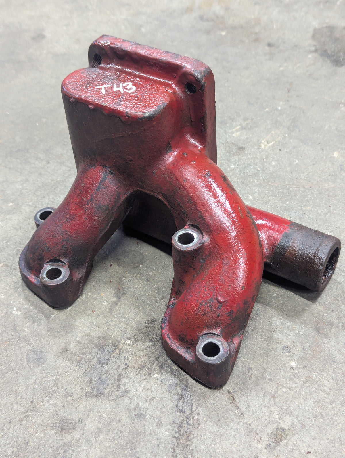 Thermostat Mounting Elbow IH International 601549C11 326817R1 USED