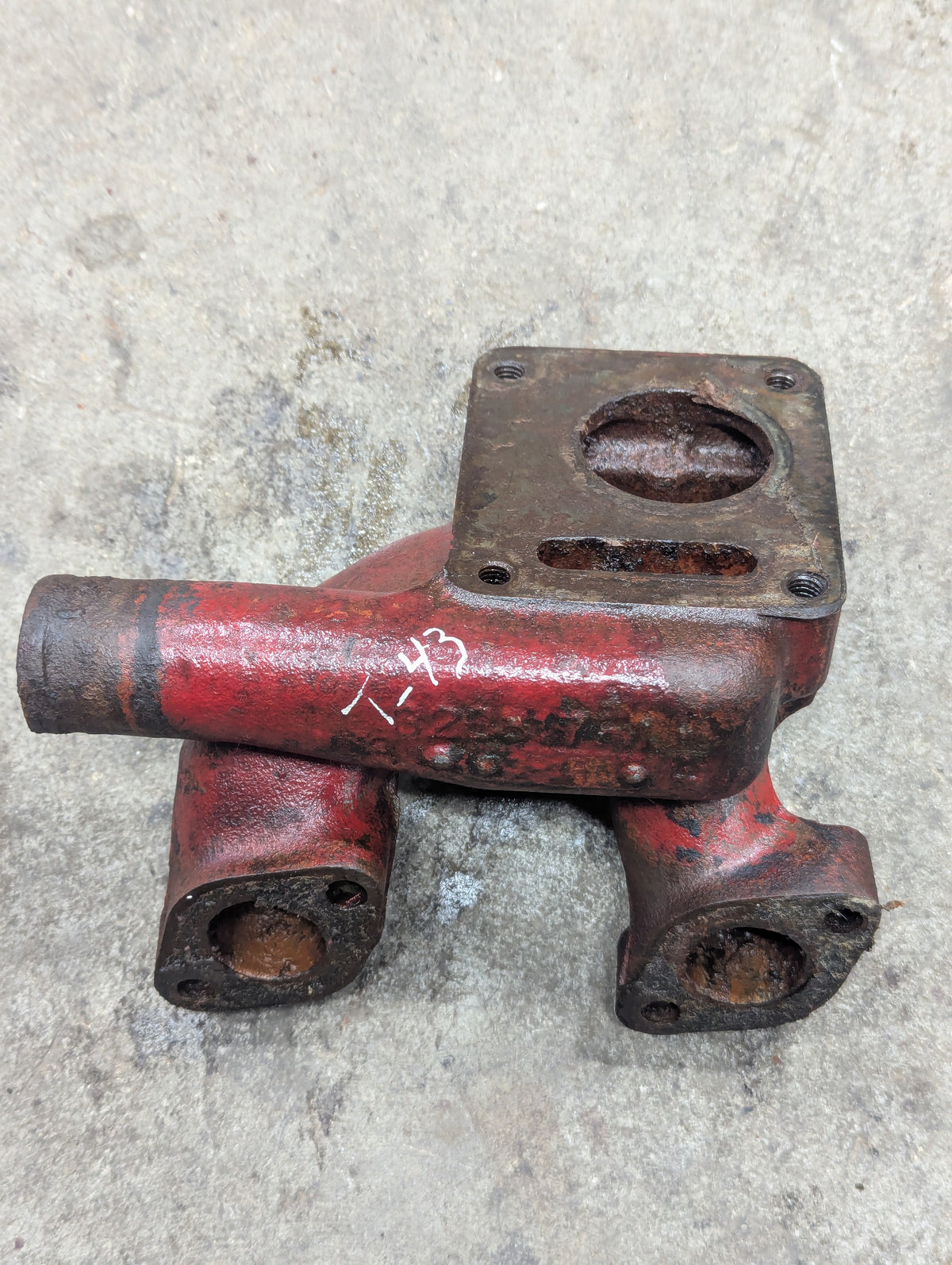 Thermostat Mounting Elbow IH International 601549C11 326817R1 USED