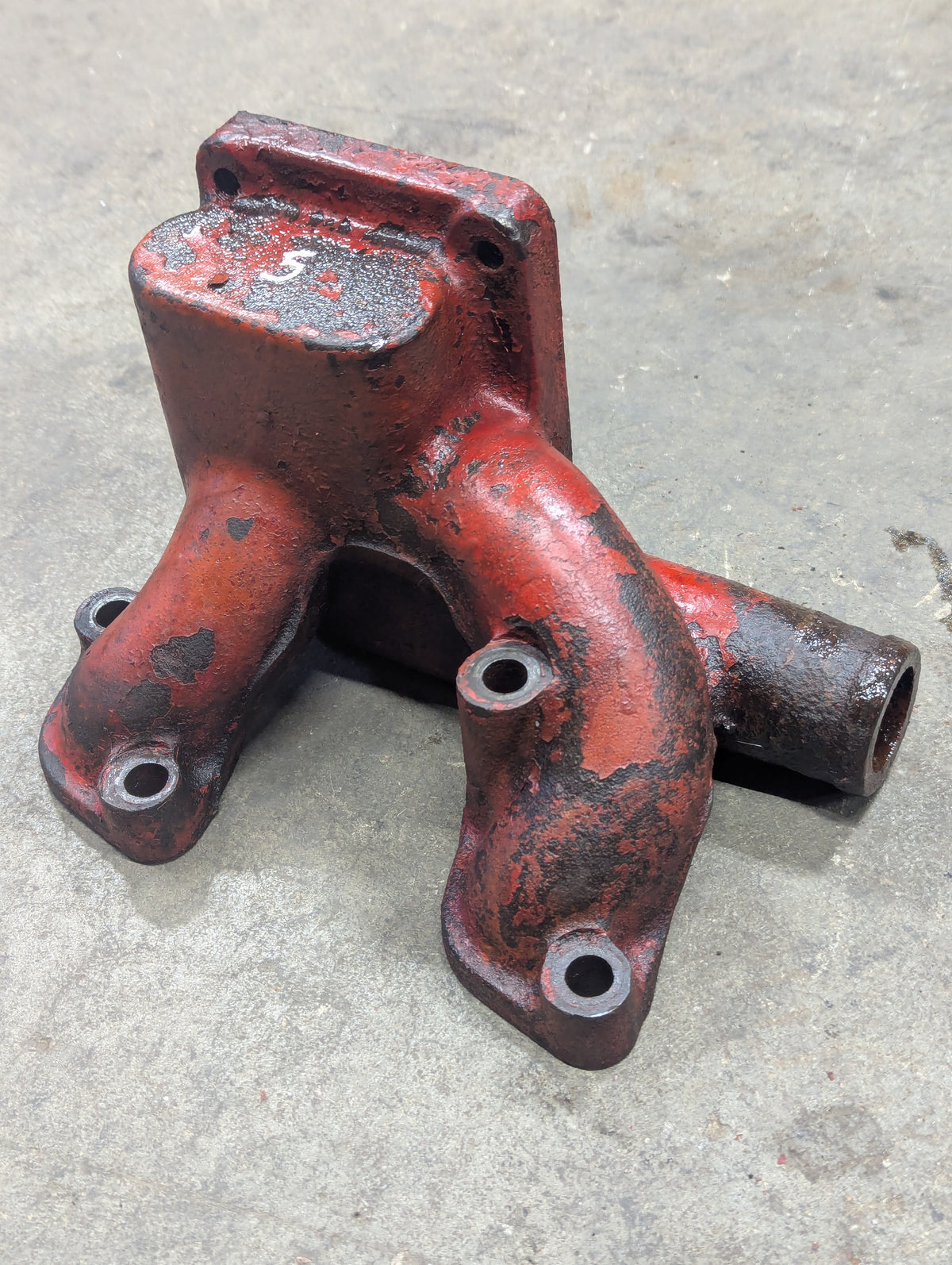 Thermostat Mounting Elbow IH International 601549C11 326817R1 USED