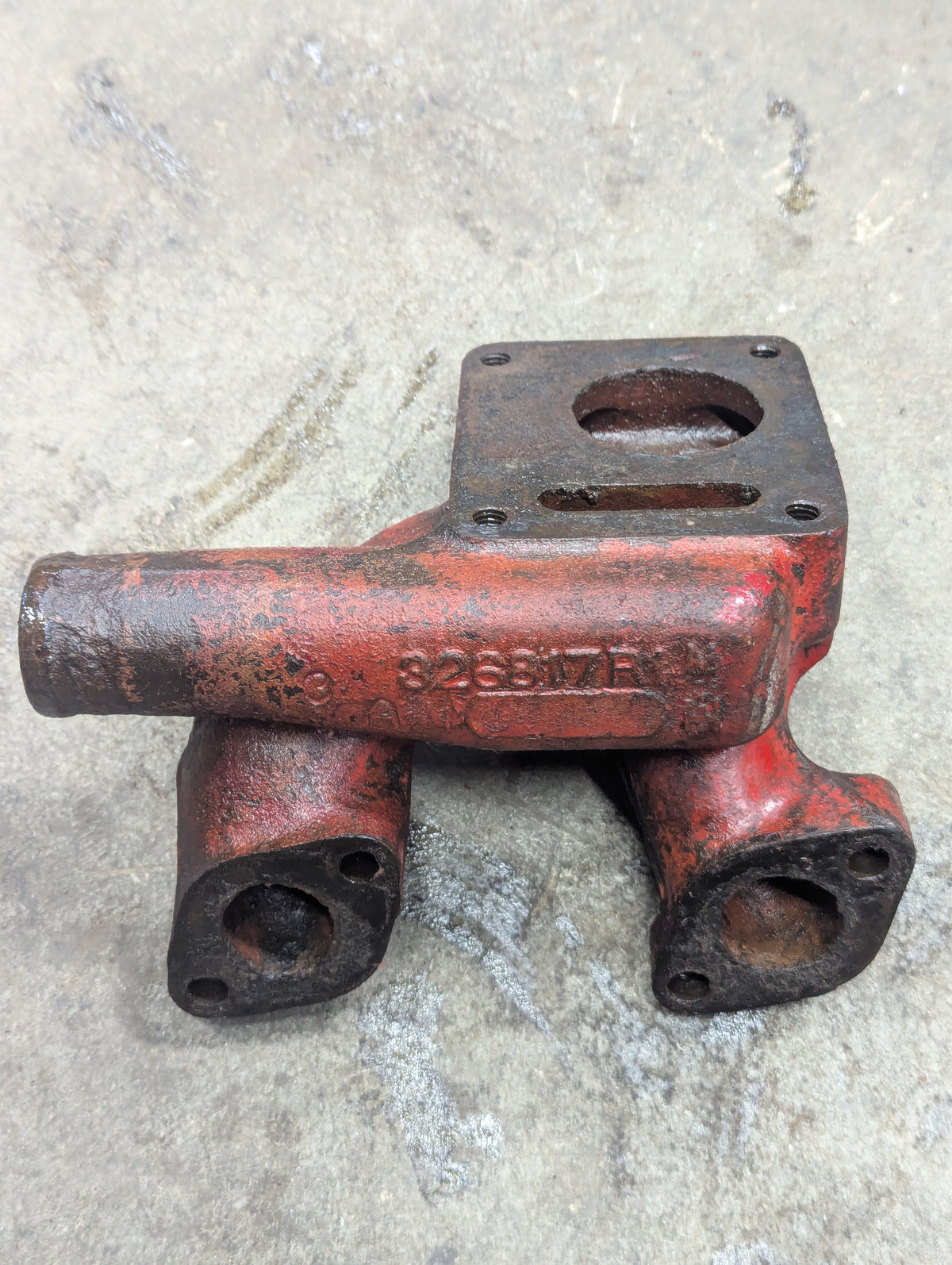 Thermostat Mounting Elbow IH International 601549C11 326817R1 USED