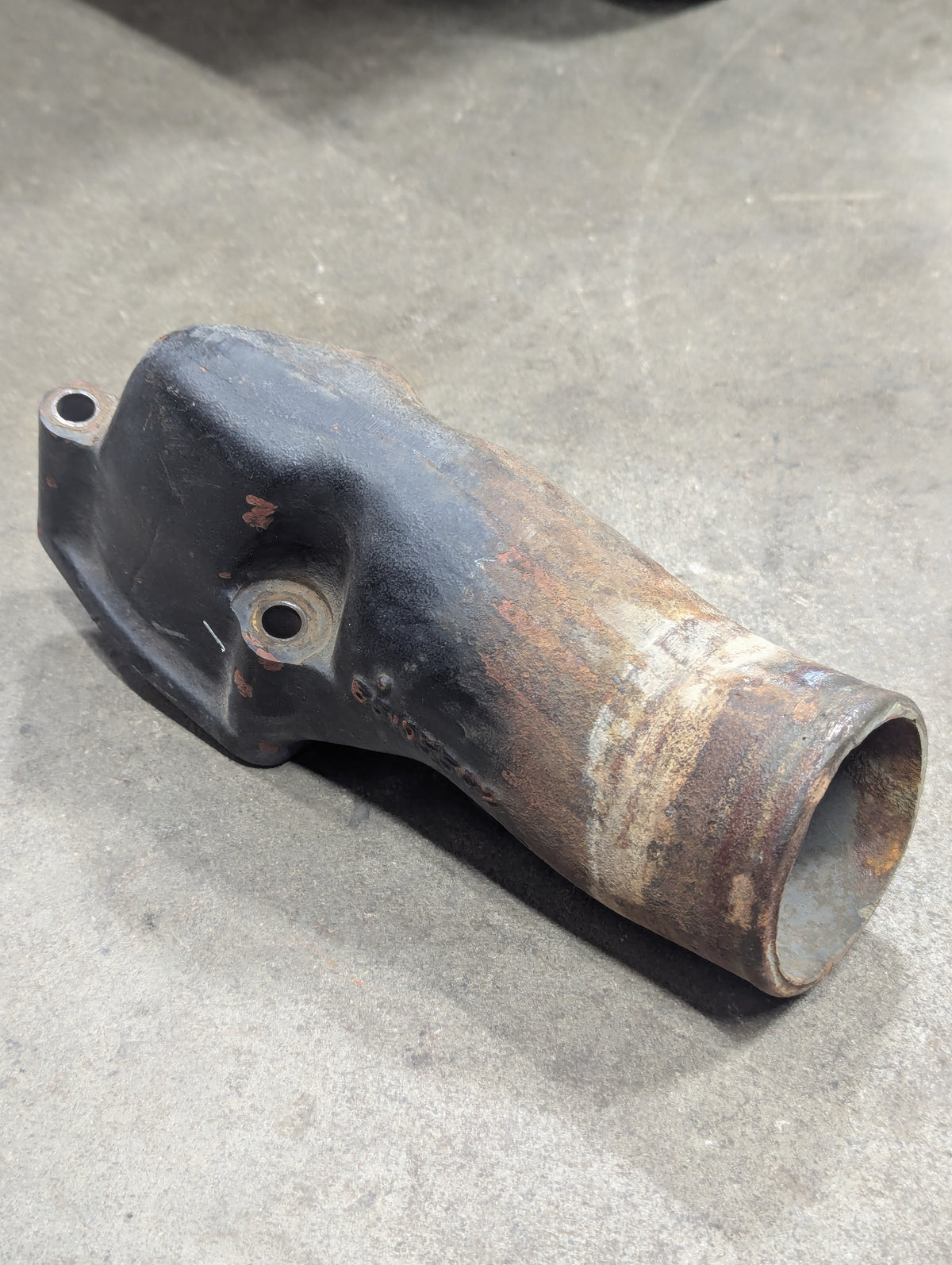 Water Pump Elbow IH International 651055C2 USED