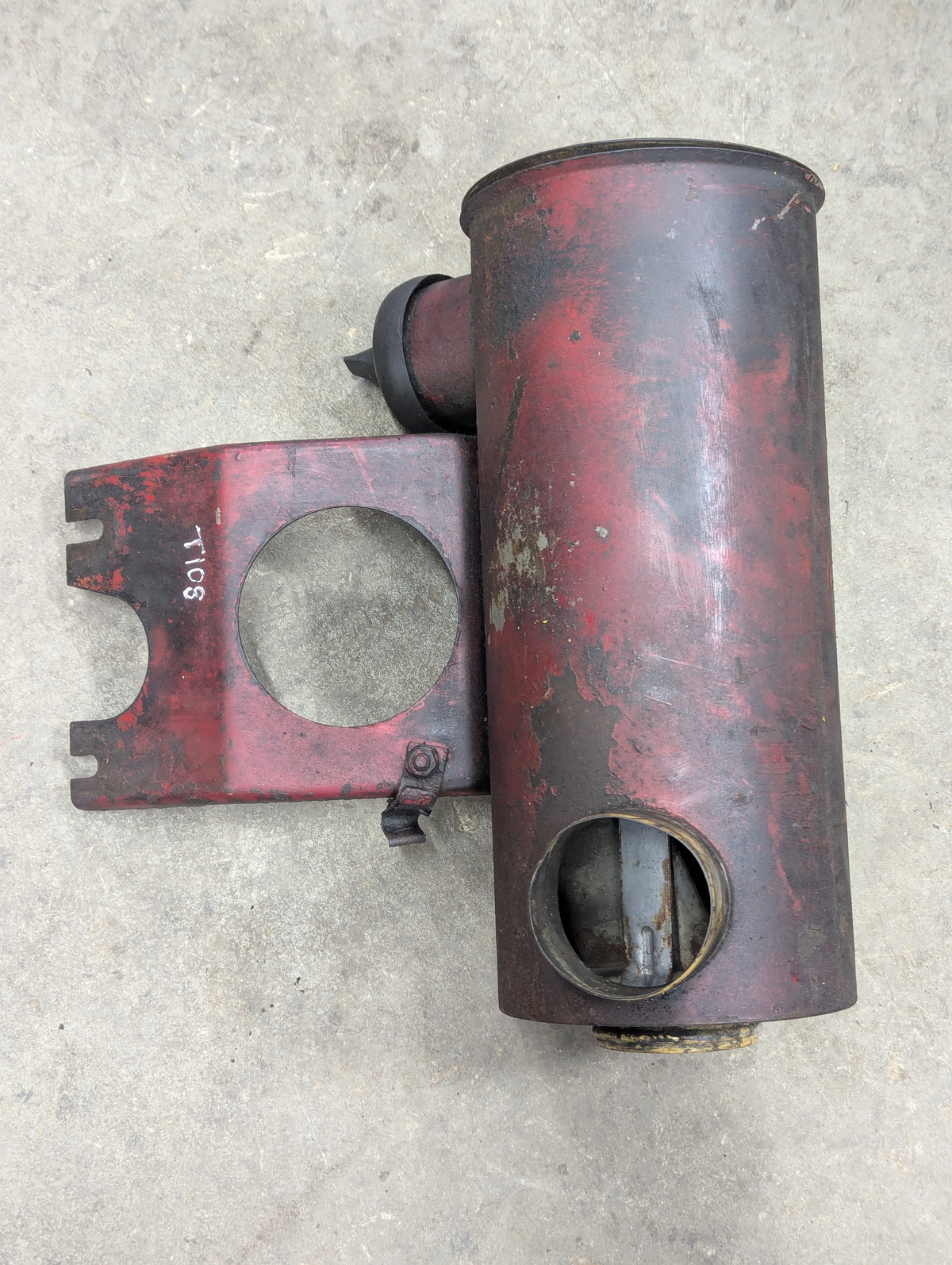 Air Cleaner Assembly IH International 380747R94 USED