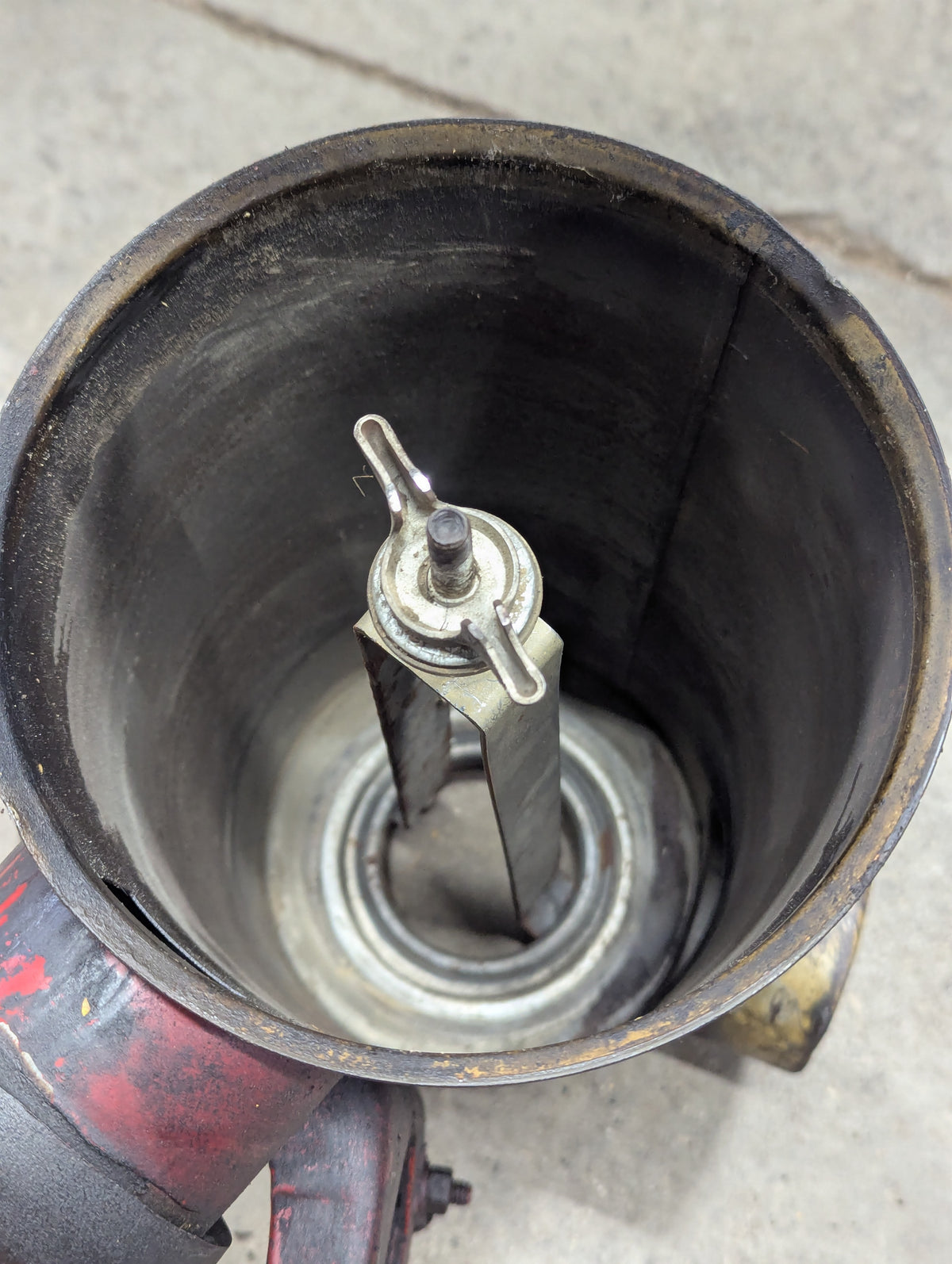 Air Cleaner Assembly IH International 380747R94 USED