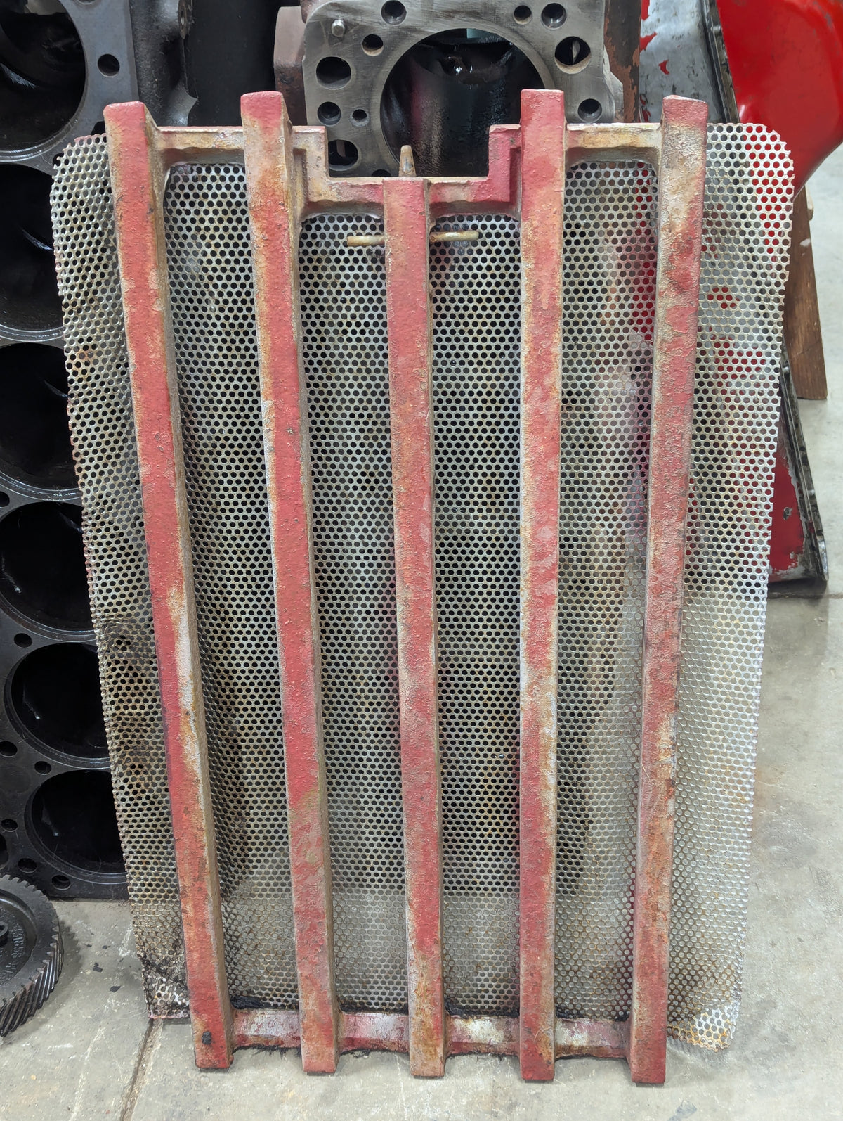 Radiator Grille IH International 384122R1 USED