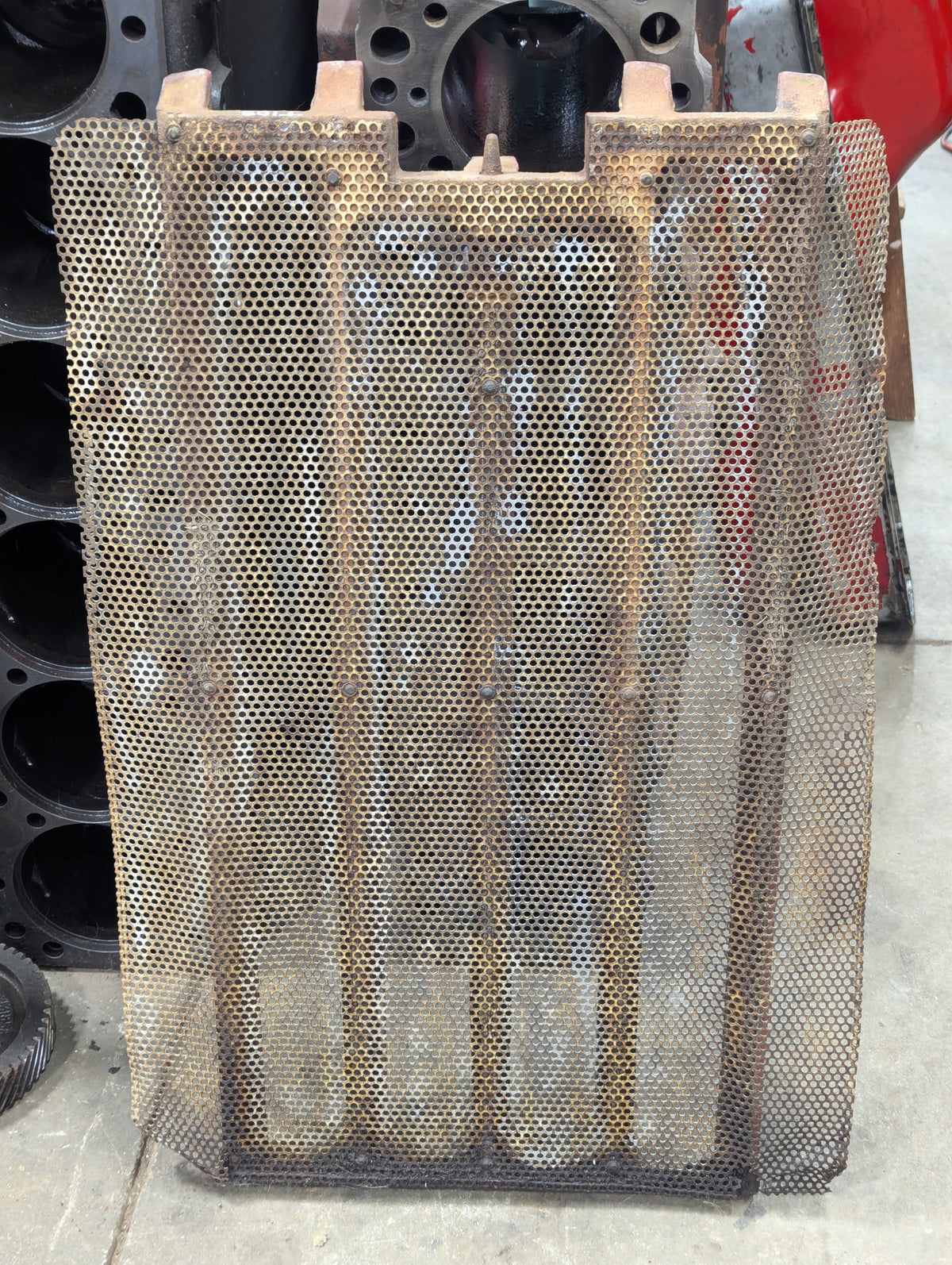 Radiator Grille IH International 384122R1 USED