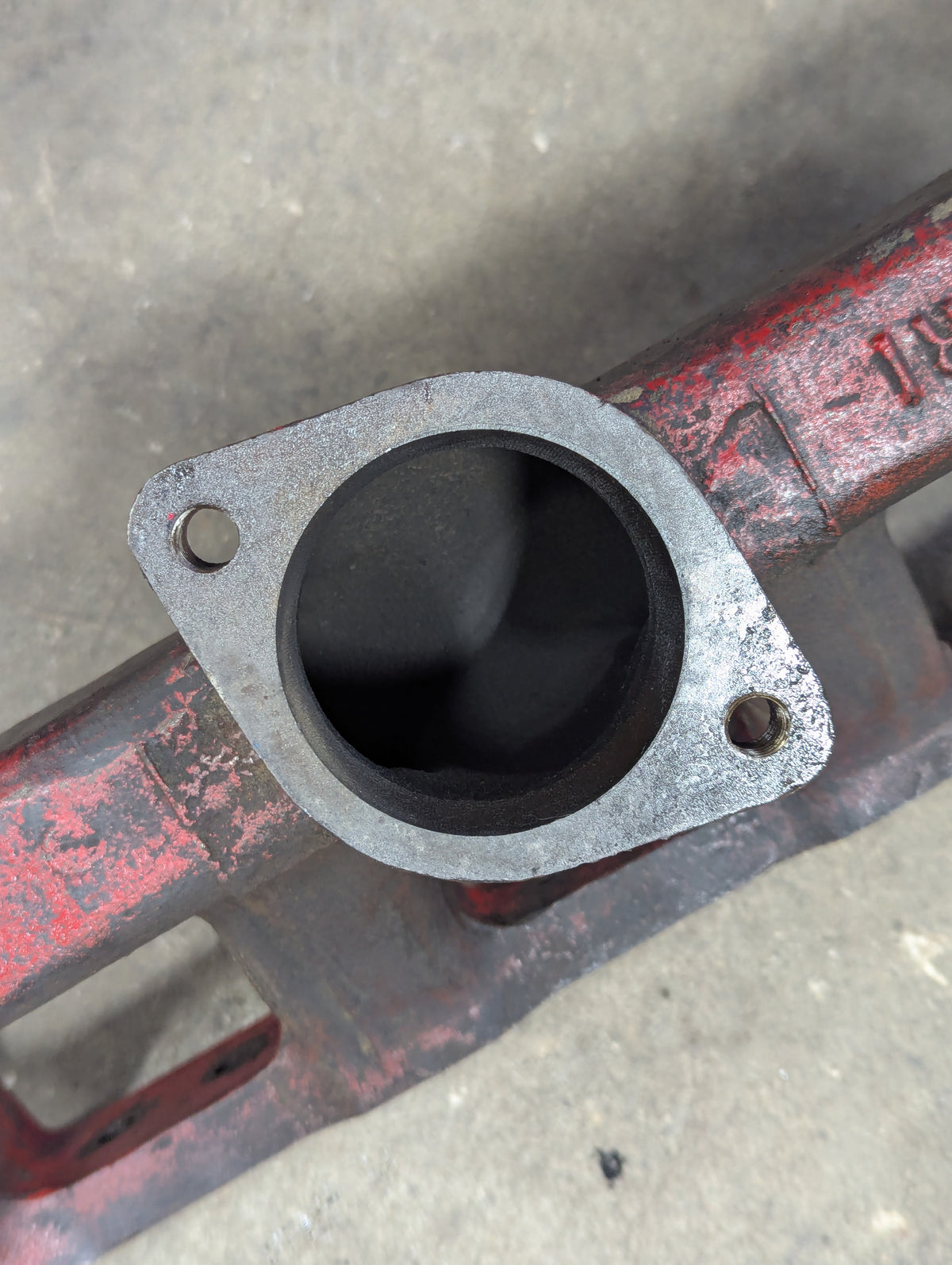 Intake Manifold IH International 332110R11 USED