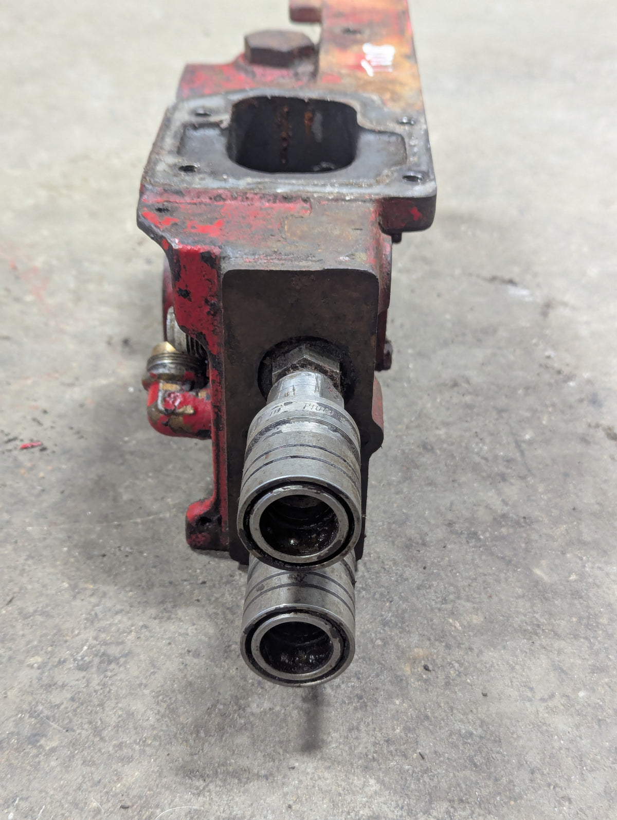 Right Seat Support IH International 399602R92 383143R96 USED