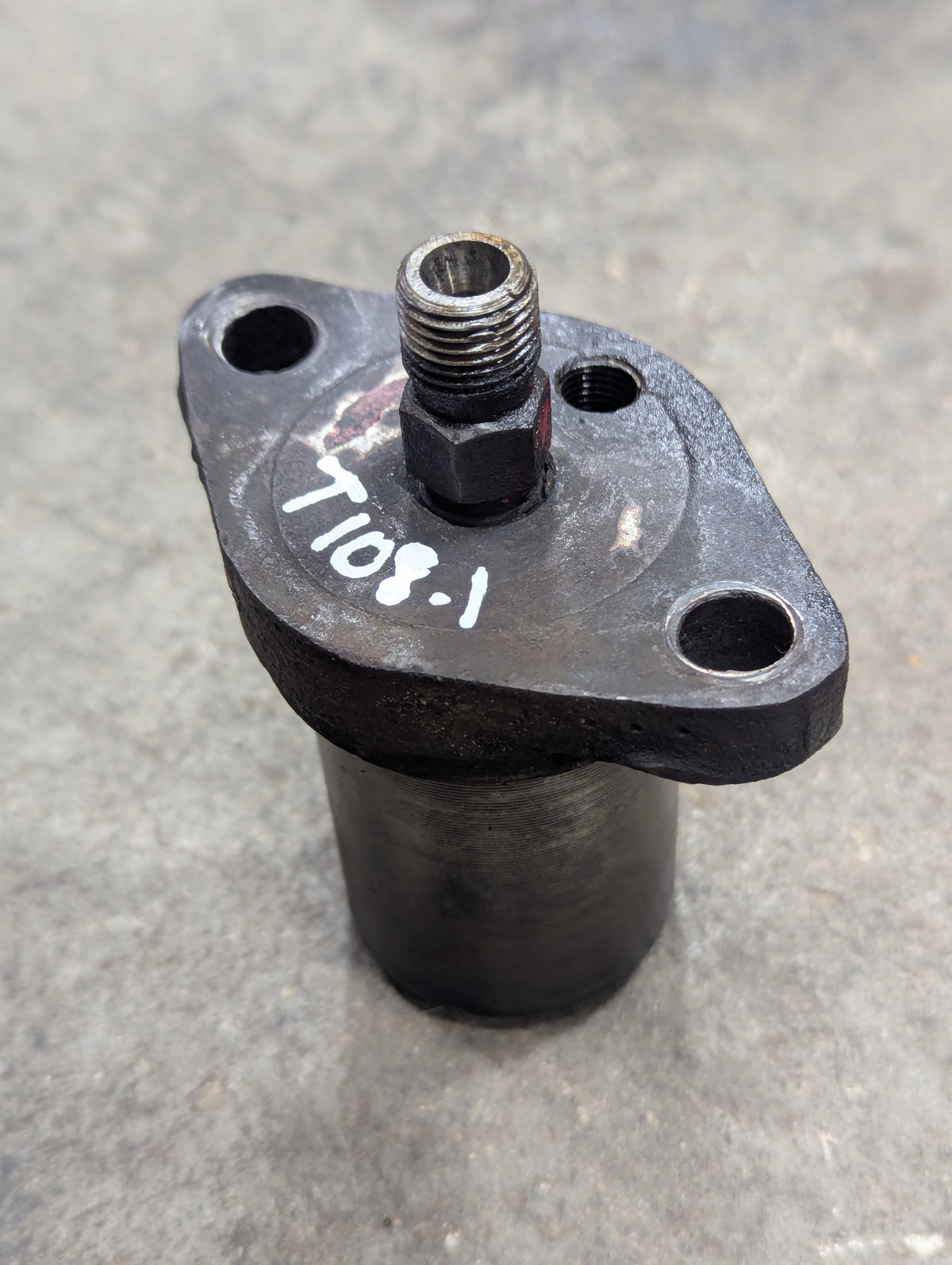 Fuel Injector IH International 332495R91 USED