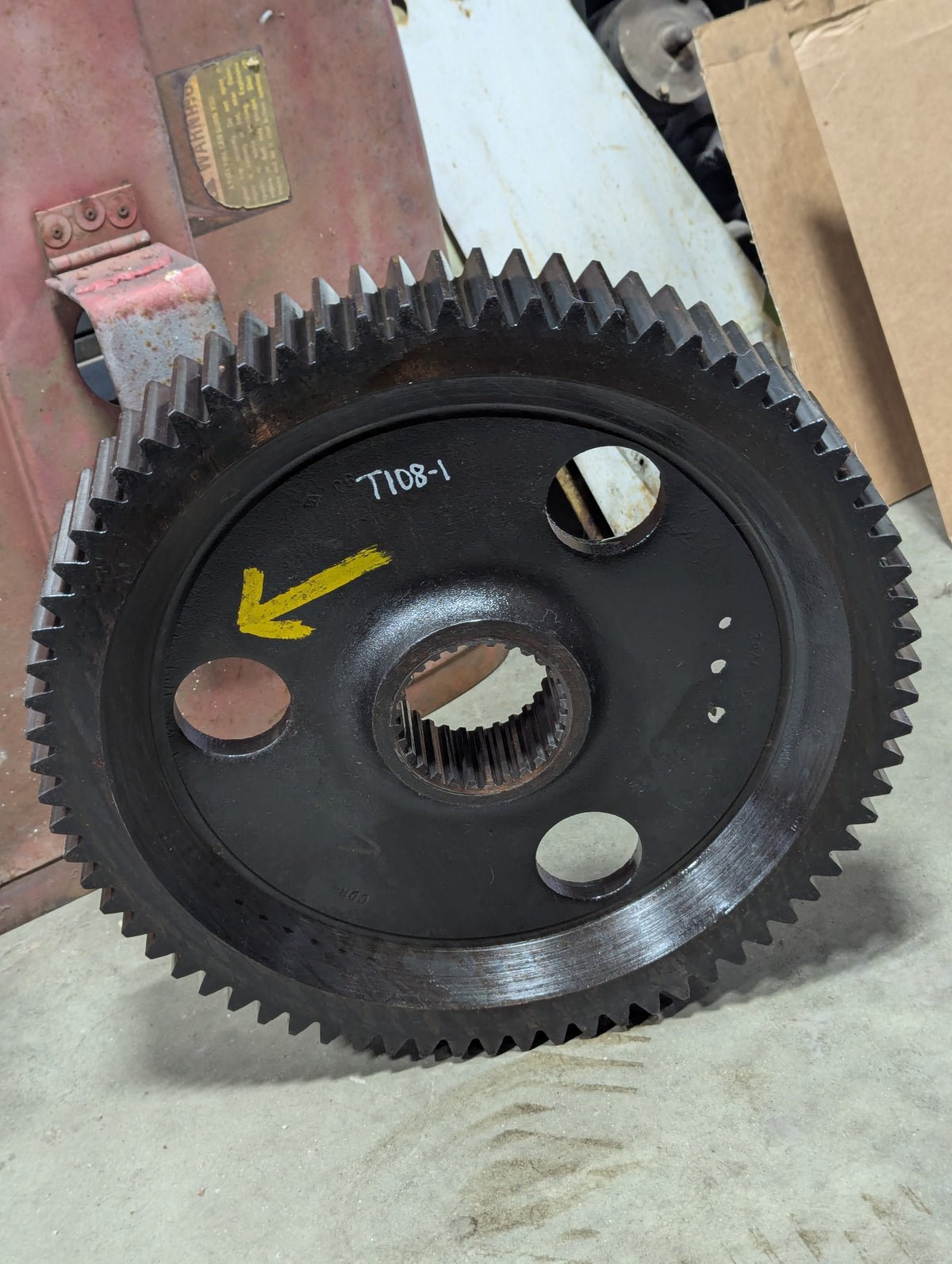 Bull Gear IH International 384075R1 USED