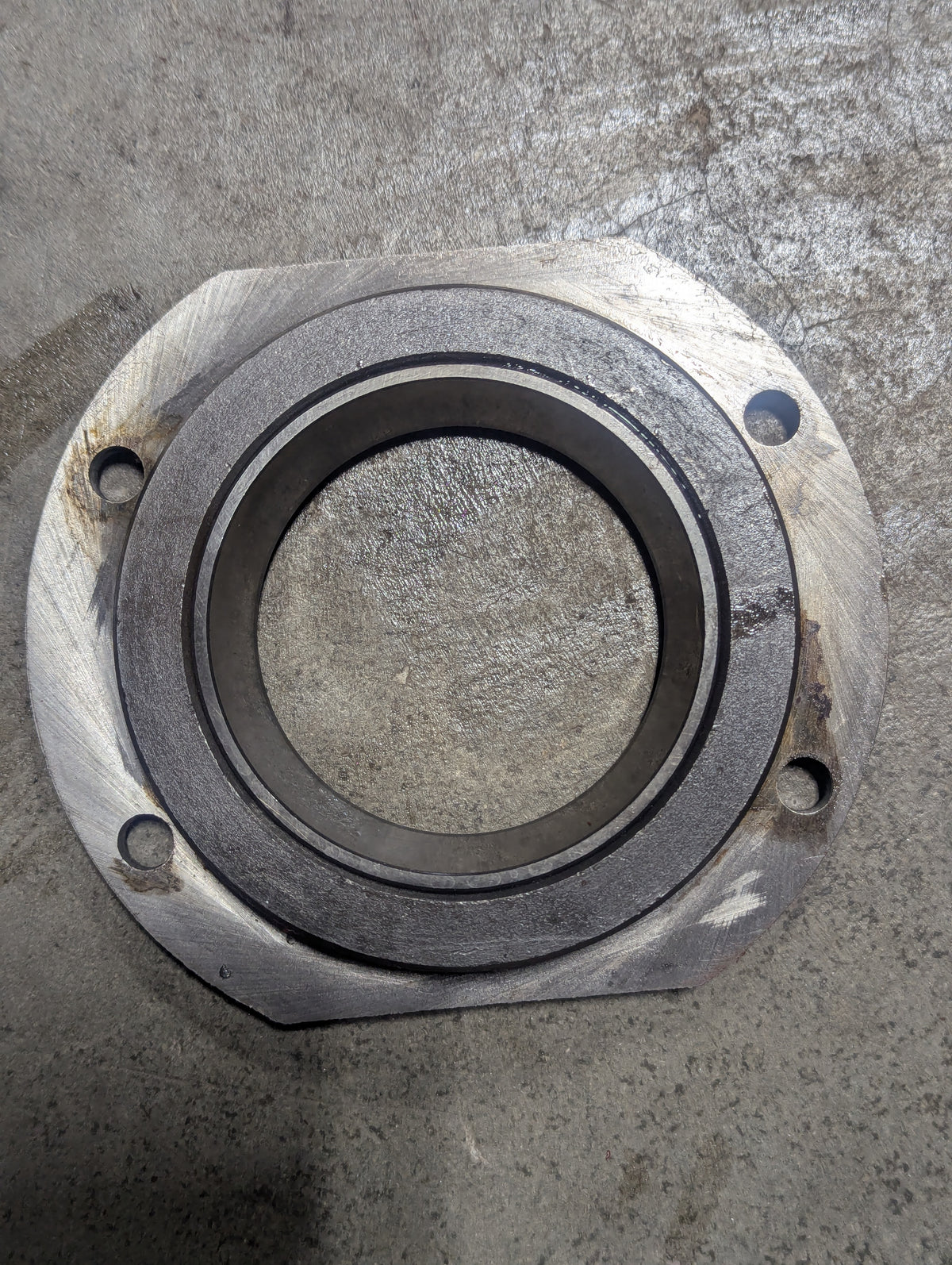 Countershaft Front Bearing Cage IH International 380281R1 USED