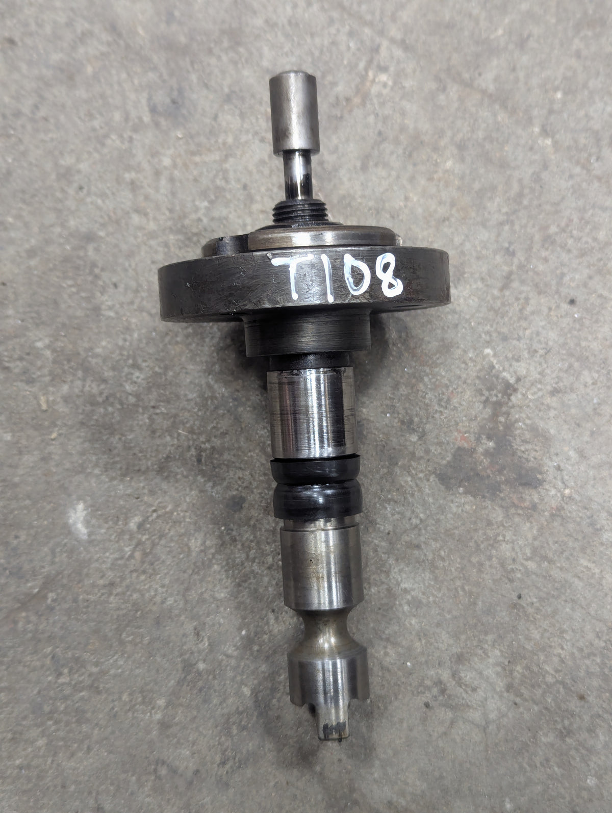 Injection Pump Shaft IH International 304715R1 USED