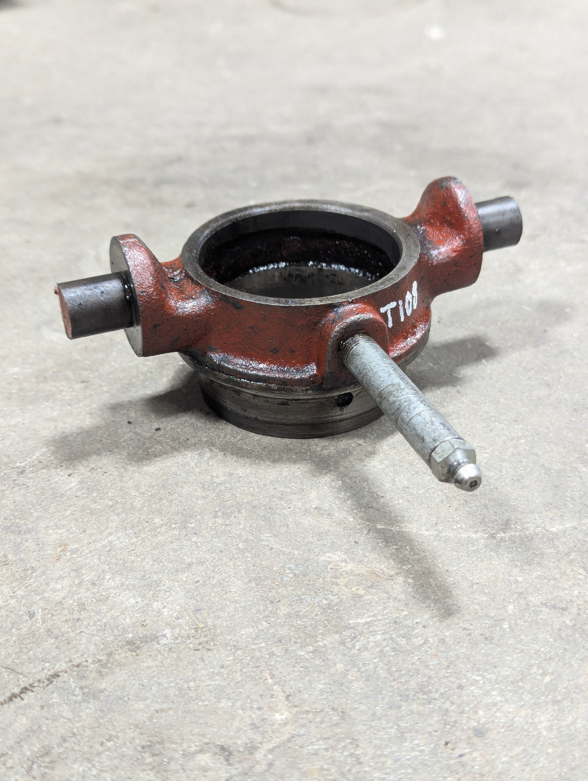 Clutch Bearing Carrier IH International 380109R1 USED