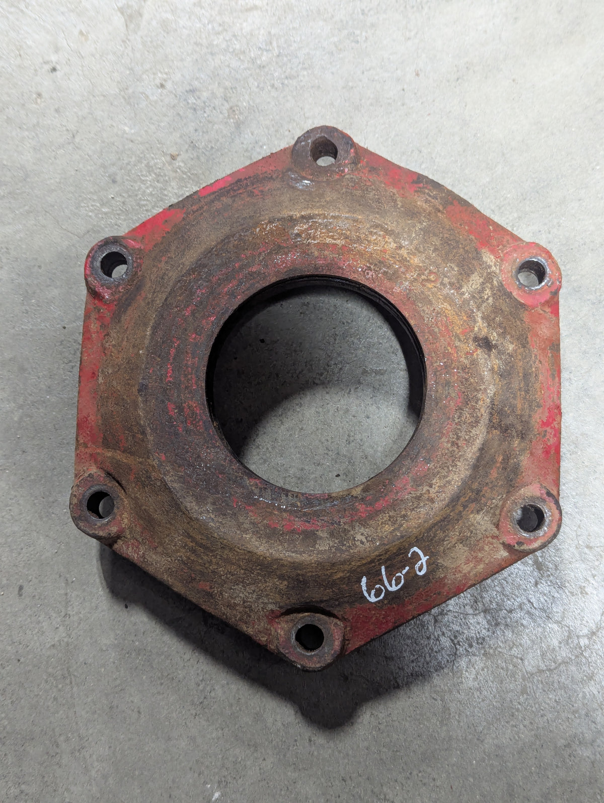 Rear Axle Cap IH International 530033R2 USED