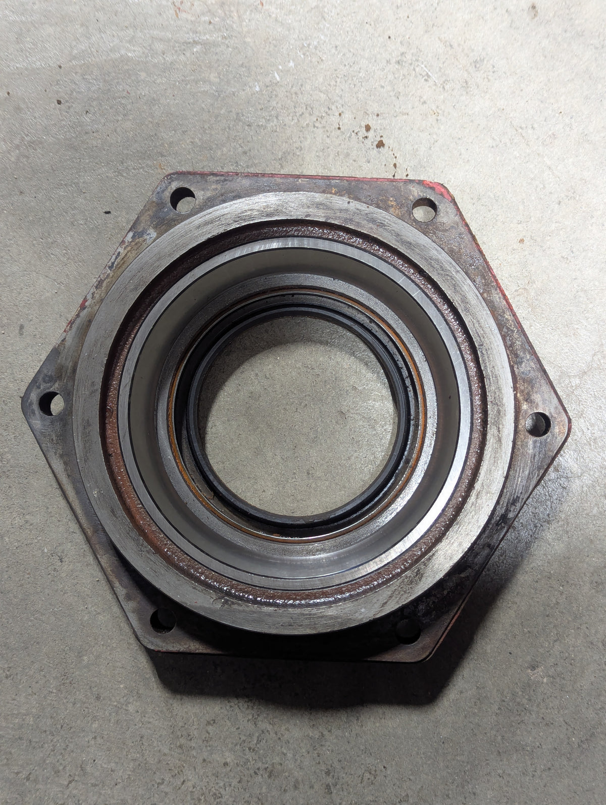 Rear Axle Cap IH International 530033R2 USED