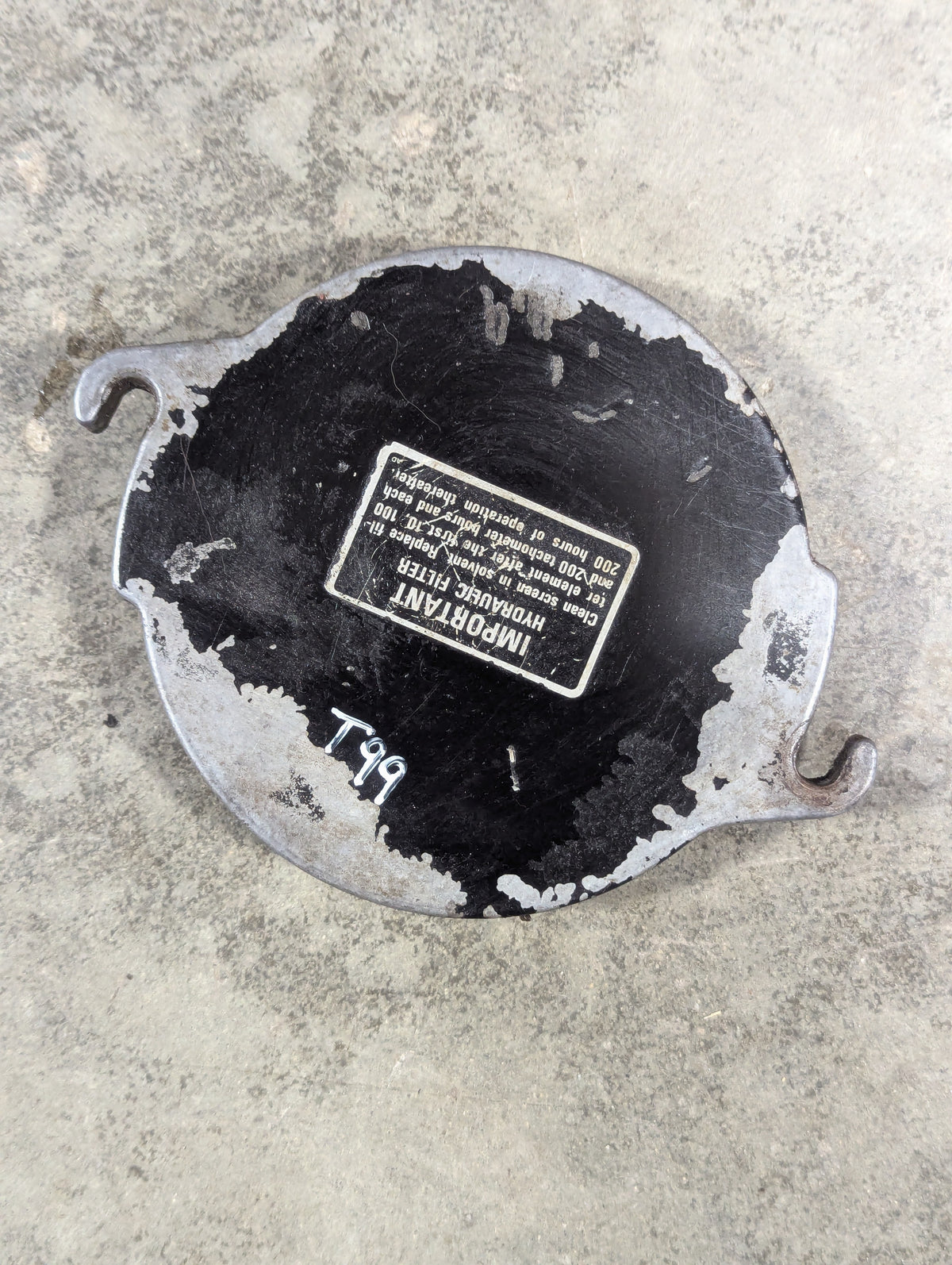 Hydraulic Filter Frame Cover IH International 139252C3 USED