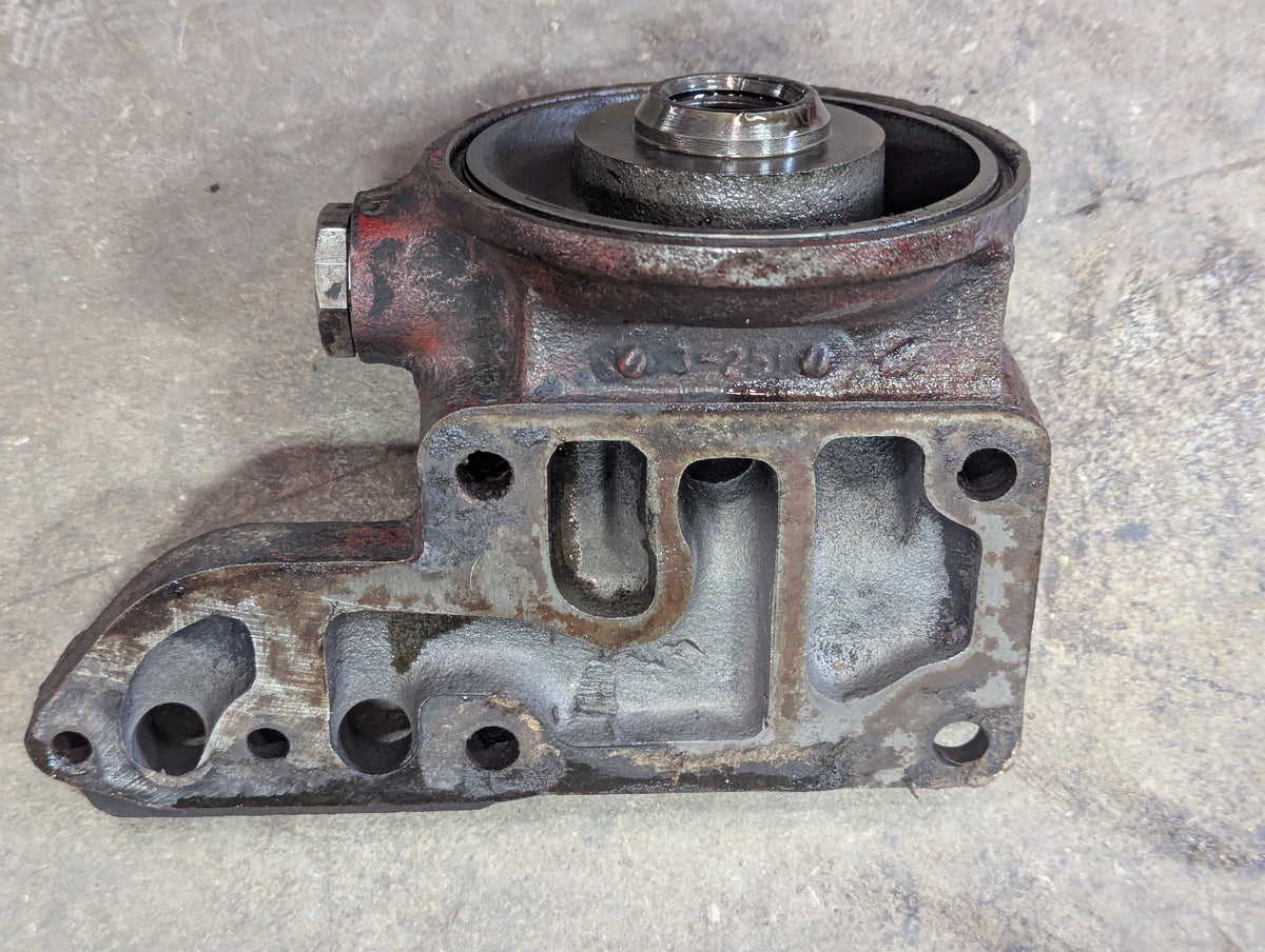 Oil Filter Assembly IH International 304275R1 384529R1 USED