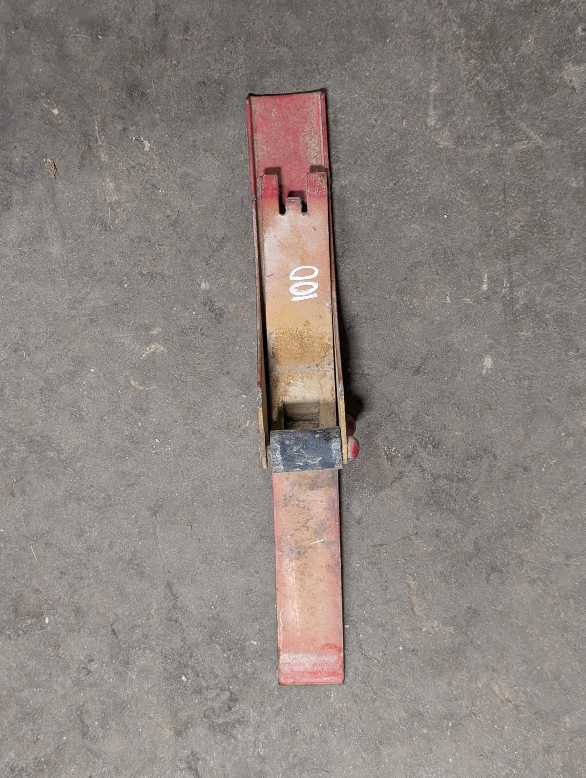 Air Cleaner Latch IH International 71913C1 USED