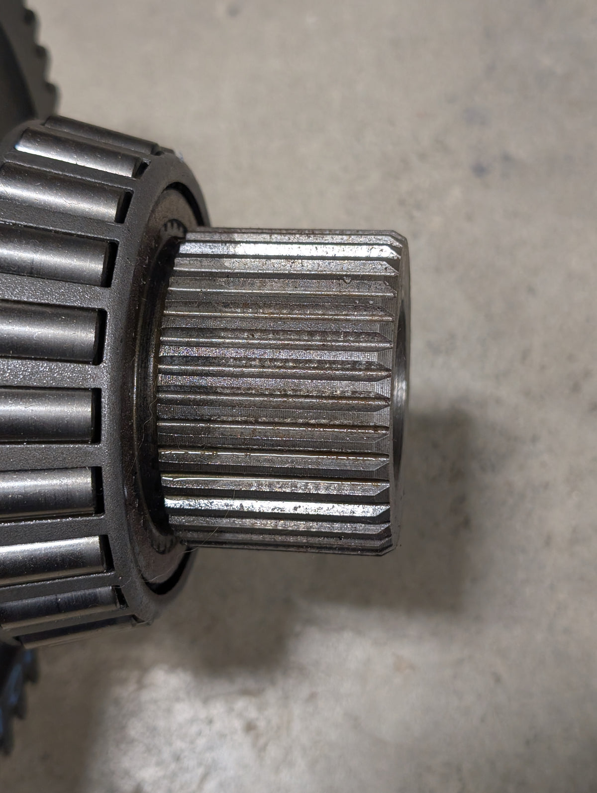 Speed Output Shaft IH International 1259864C92 USED