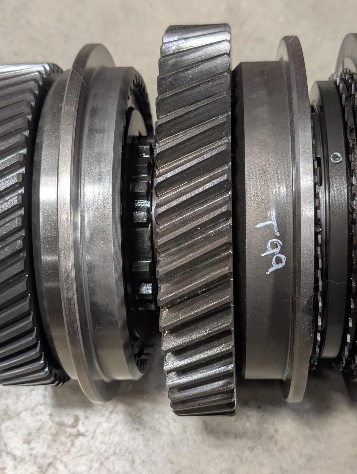 Speed Output Shaft IH International 1259864C92 USED