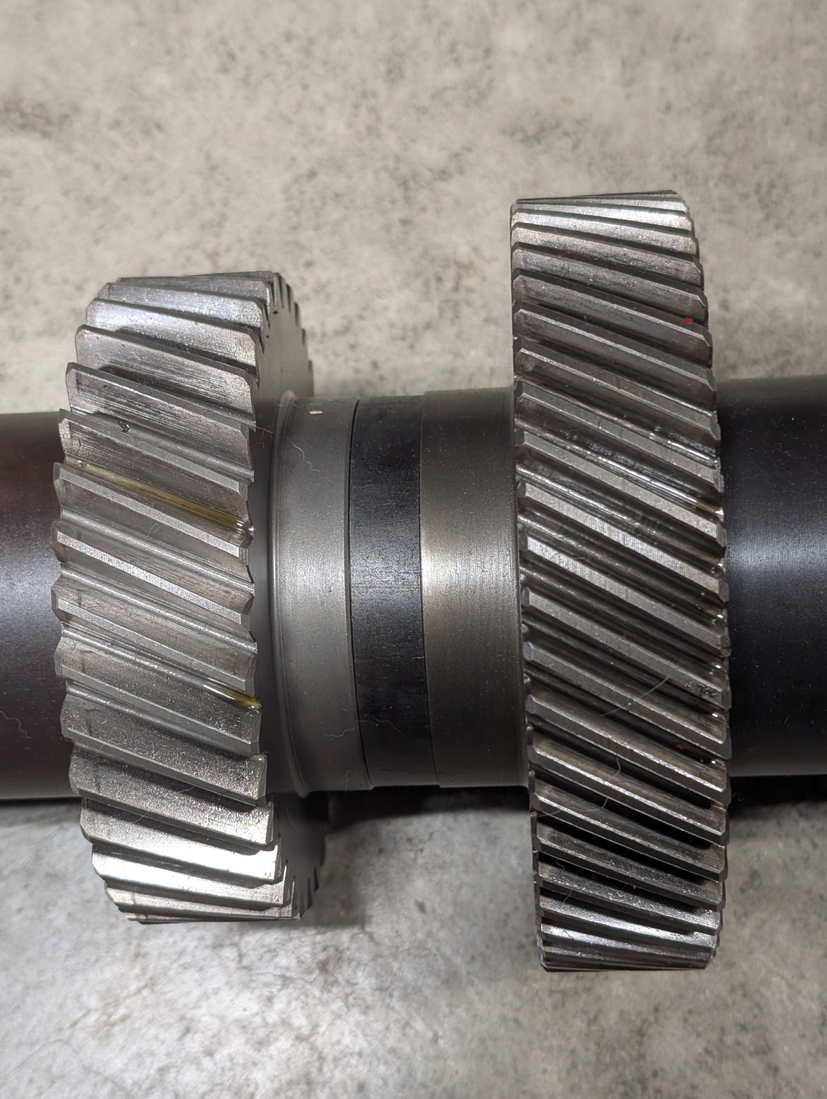 Speed Countershaft Assembly IH International 1285893C2 USED