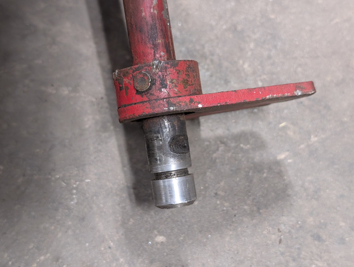 Shift Shaft & Neutral Lock Plate IH International 386129R11 393518R91 USED