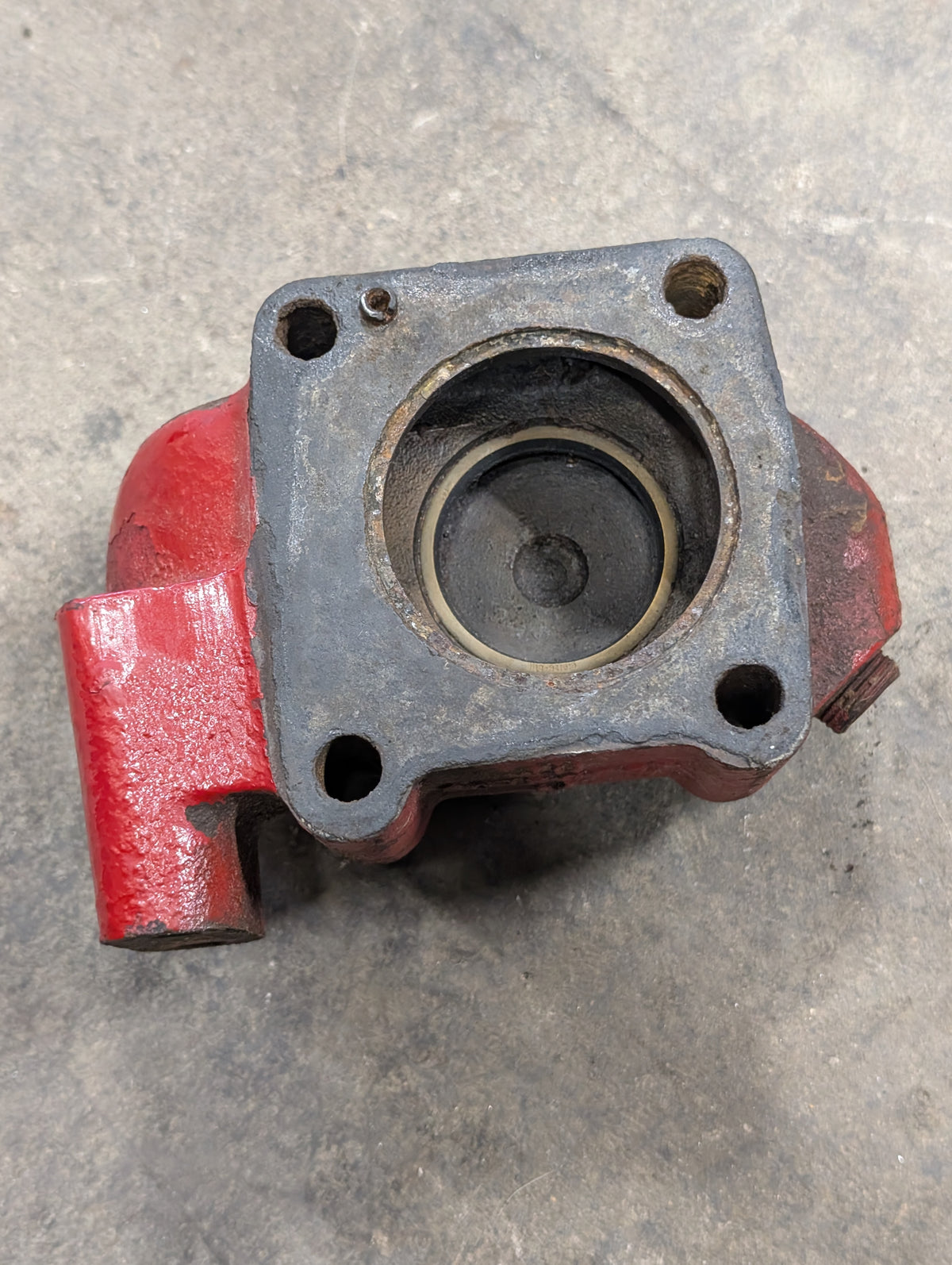 Thermostat Housing IH International 607256C1 607256C11 USED