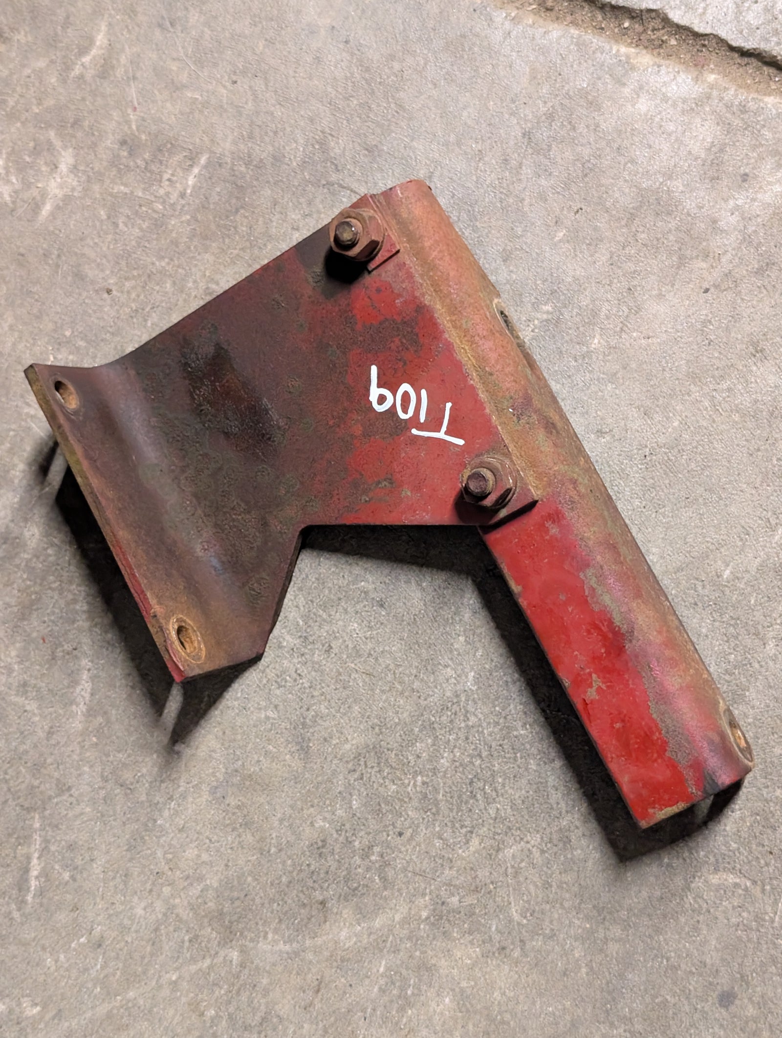 Ether Bracket IH International 538012R2 USED - Hines Equipment Repair & Parts