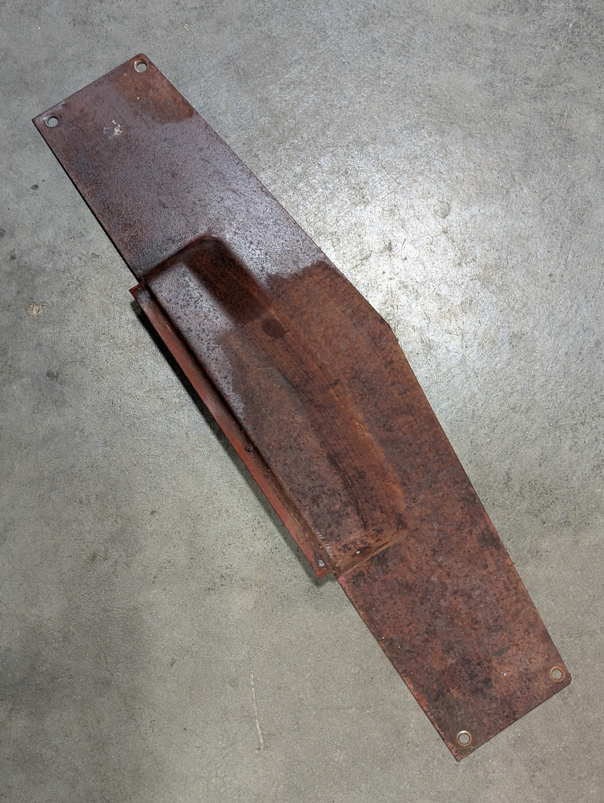 Headlight Support Cover IH International 531221R1 USED