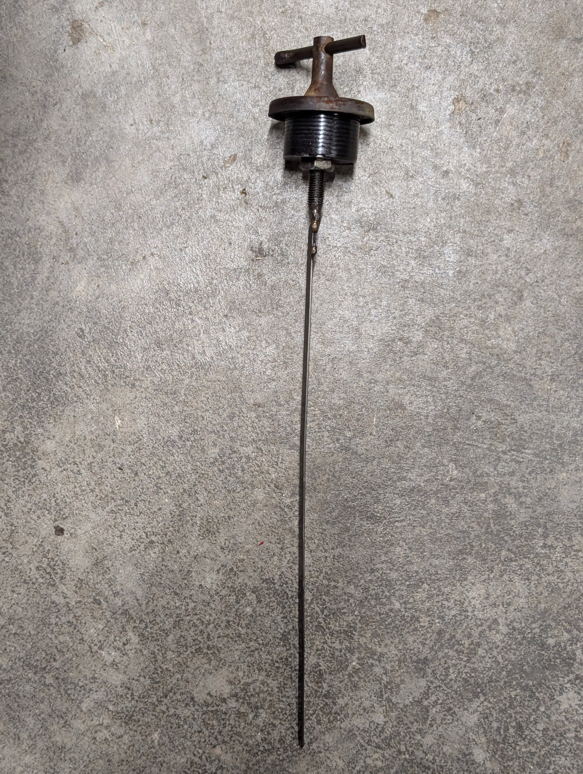 Engine Oil Dipstick IH International 672412C3 USED