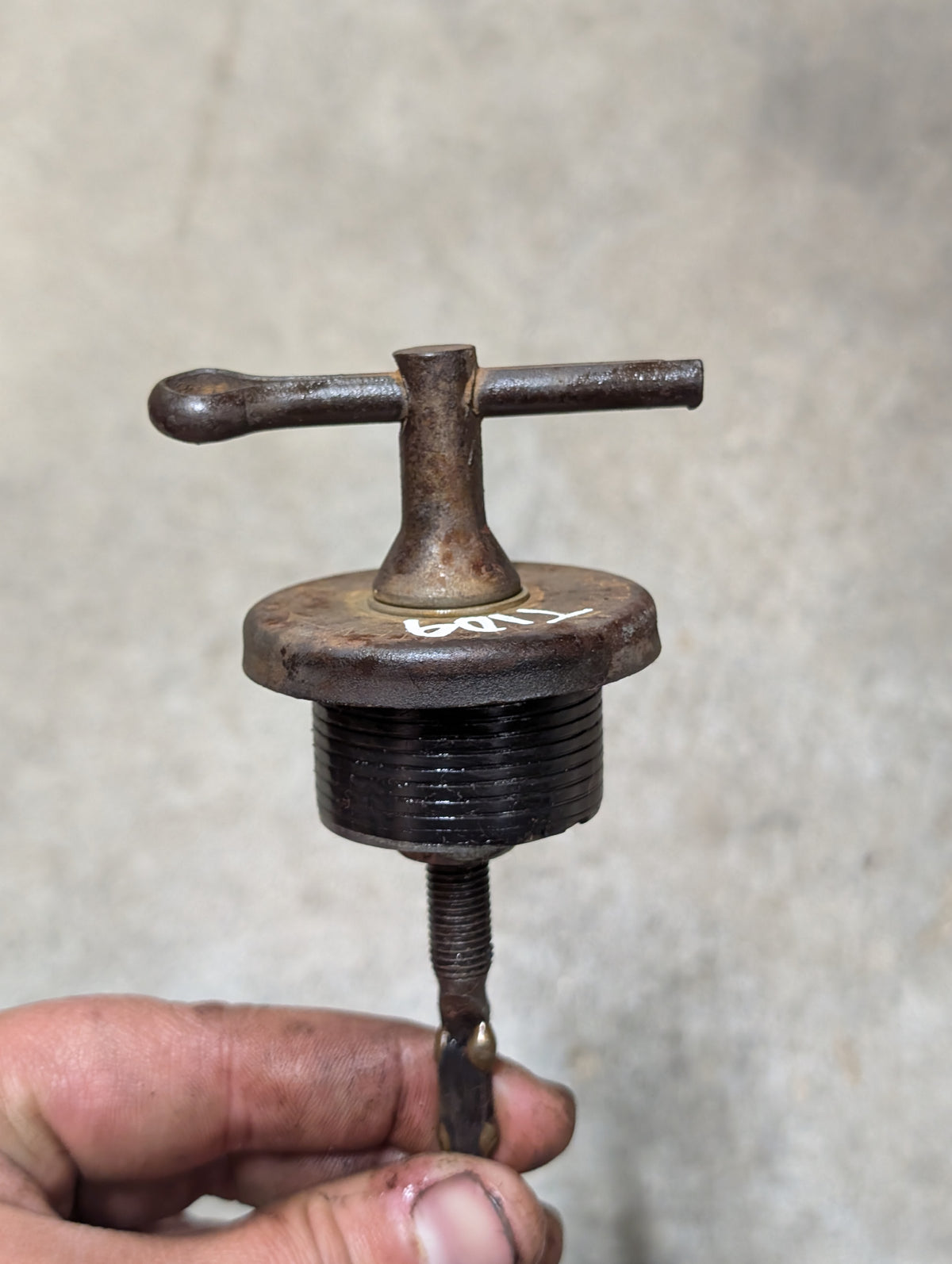 Engine Oil Dipstick IH International 672412C3 USED