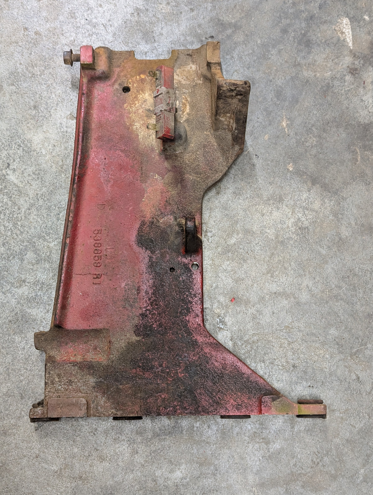 Left Gear Selector Support IH International 536659R1 USED