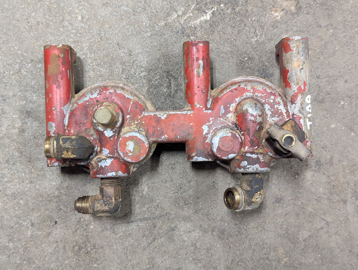 Fuel Filter Header IH International 1809590C91 676143C2 USED