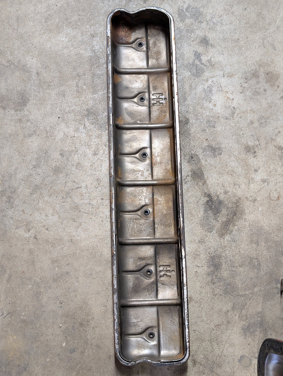 Valve Cover IH International 676088C5 USED